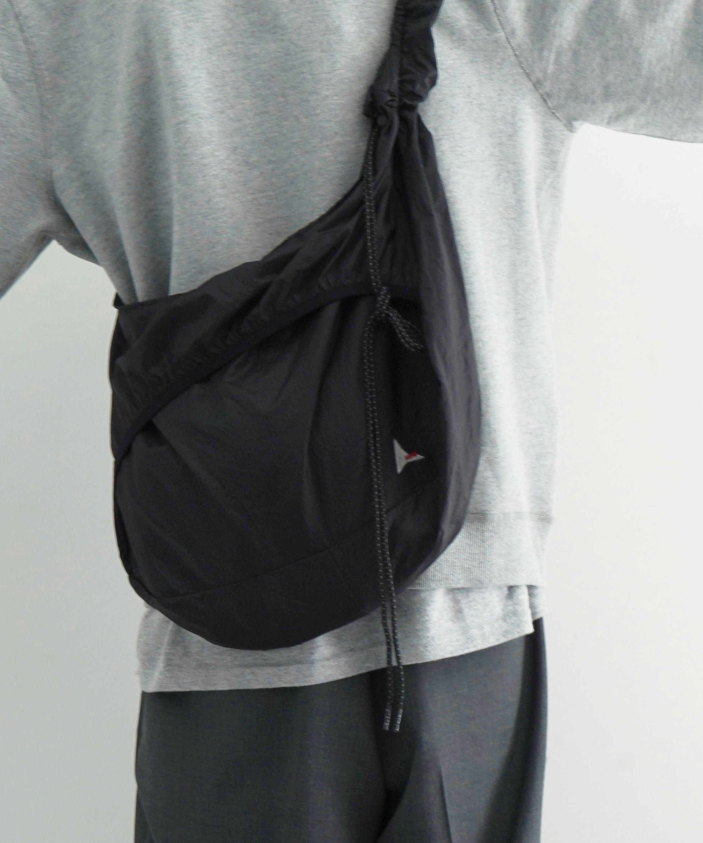 ROA Laki packable knot bag "BLACK"