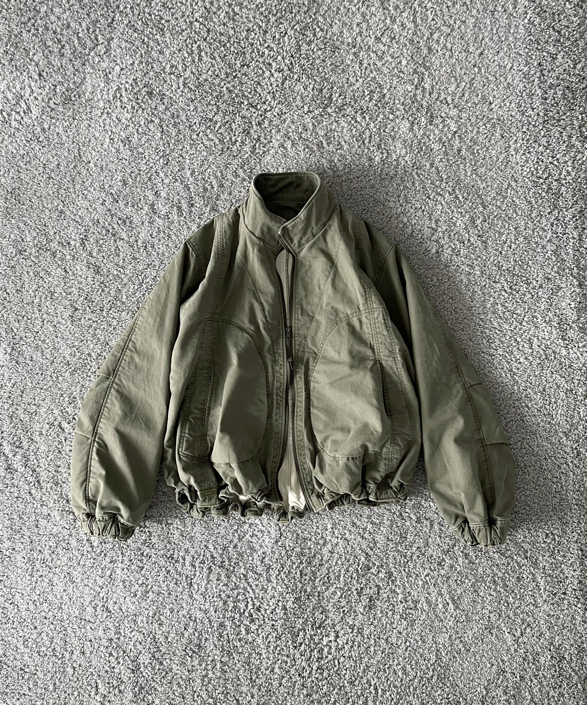 ISSUETHINGS 26b/122-c/c-01 "OLIVE GREEN"