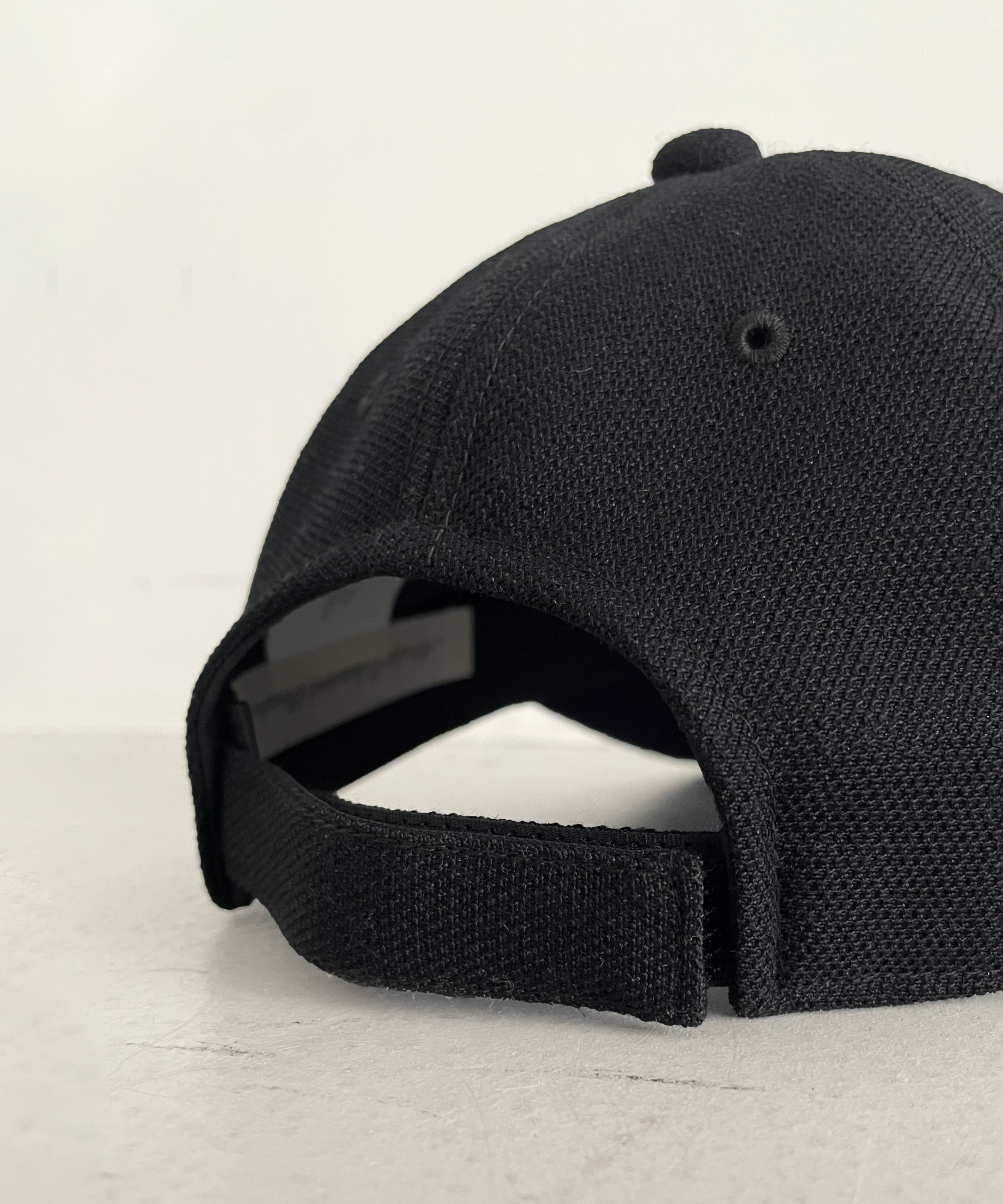 【EXCLUSIVE】ABELIA EDOWARD GOUCHA Aeg cap irre o "NAVY BLACK"