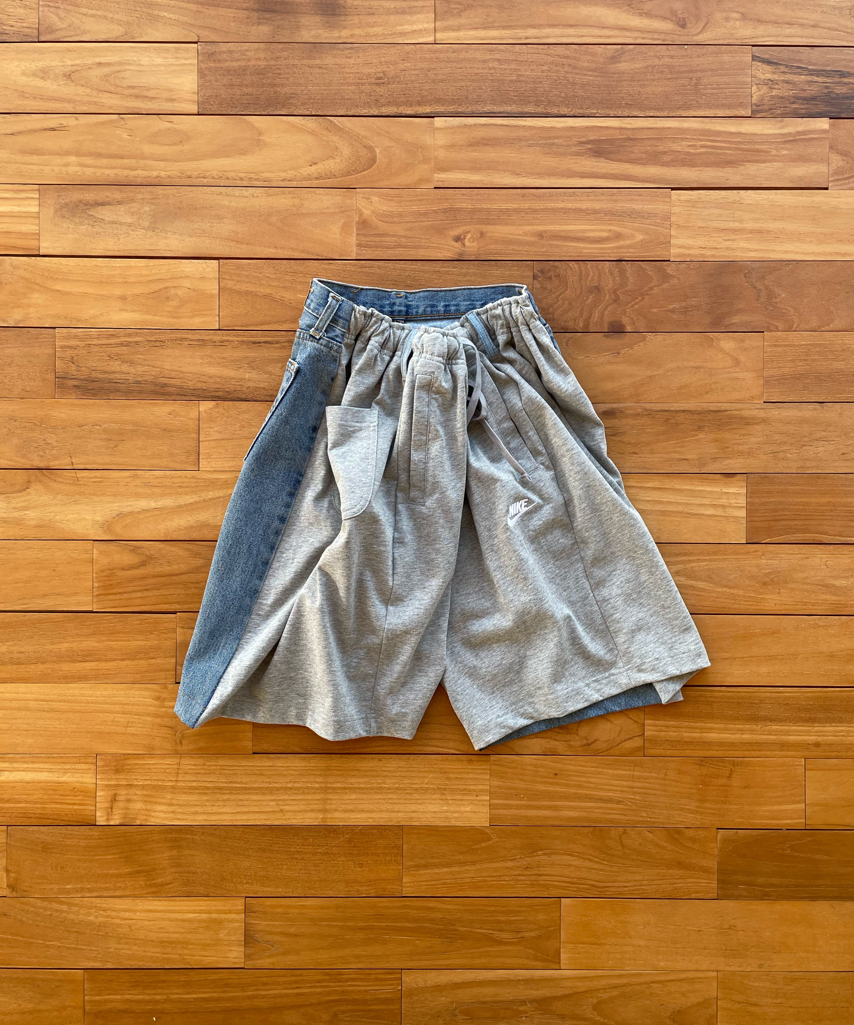 BLESS Over joggingshorts a "LIGHTGREY/DENIMBLUE"
