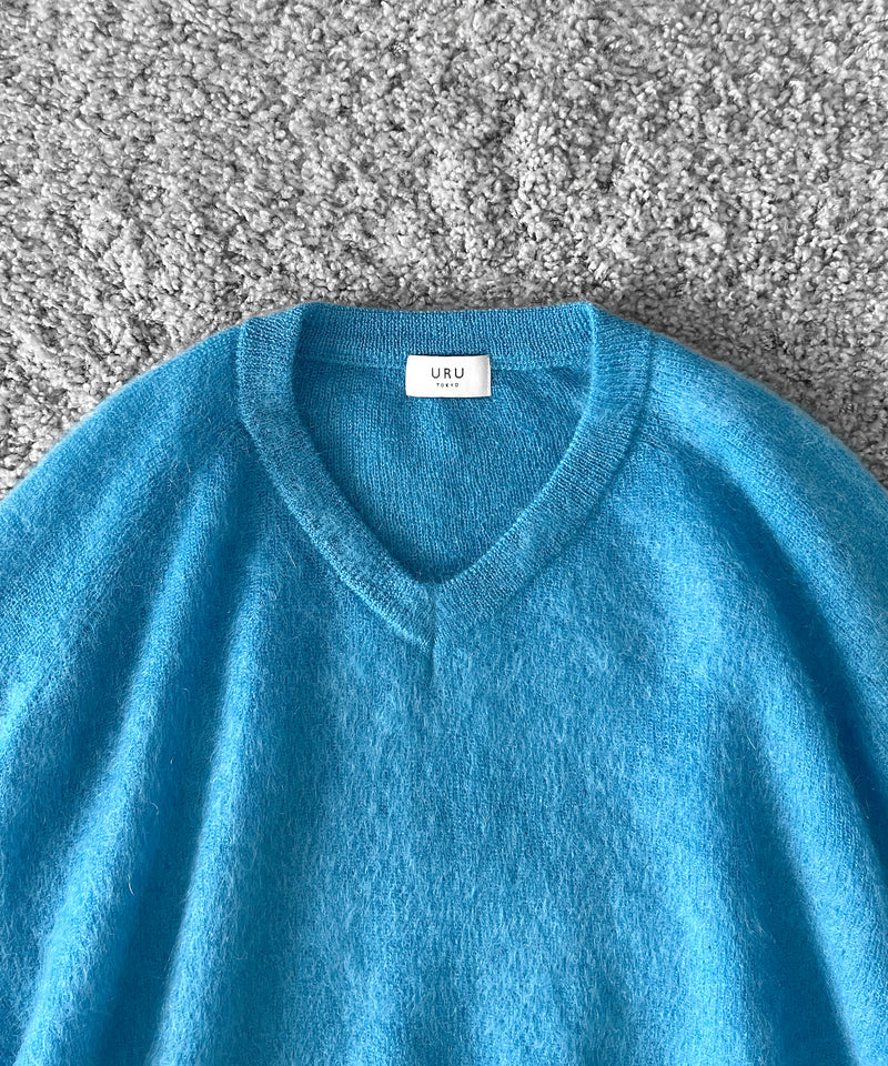 URU V neck knit "BLUE"