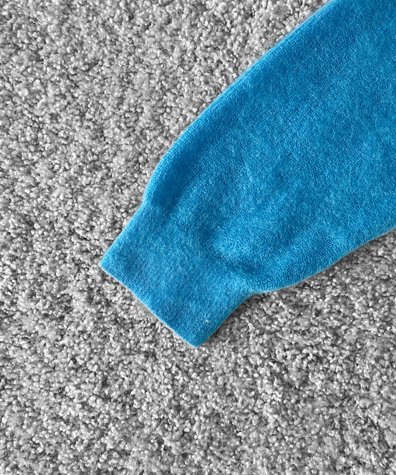 URU V neck knit "BLUE"