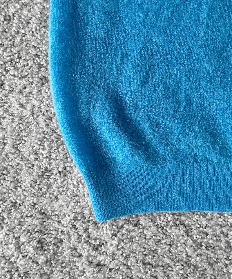 URU V neck knit "BLUE"