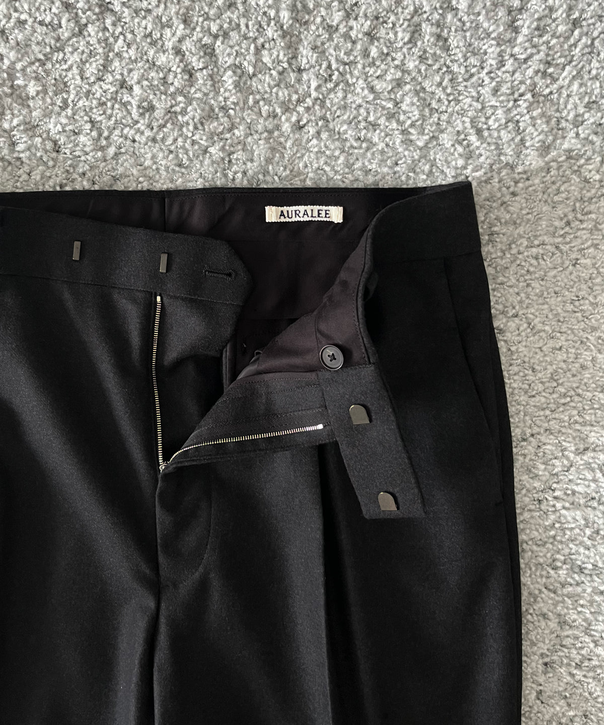 AURALEE Wool fulling flannel one-tuck slacks “TOP CHARCOAL”