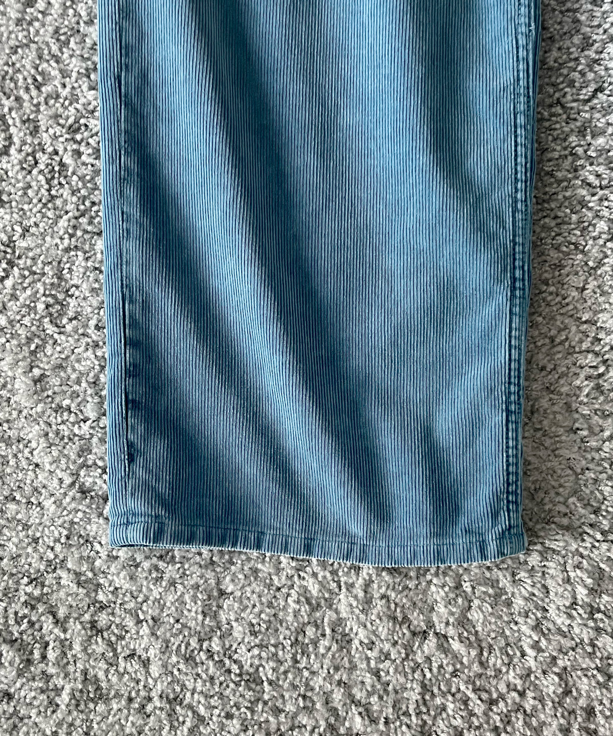 AURALEE Garment-dyed finx corduroy 5p wide pants “DUSTY BLUE”