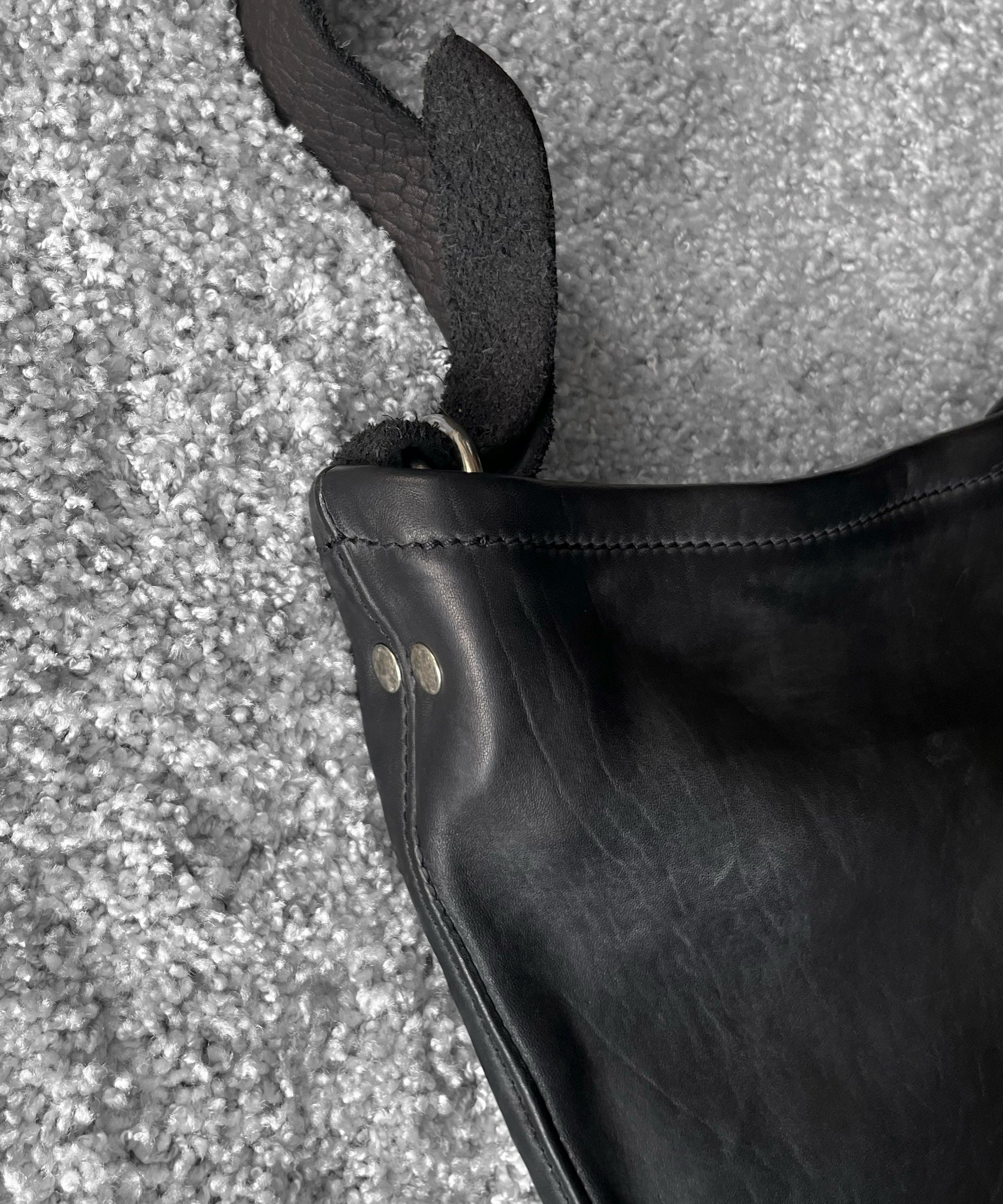 Guidi【グイディ】Cross-body bag “BLACK”｜O WEB STORE