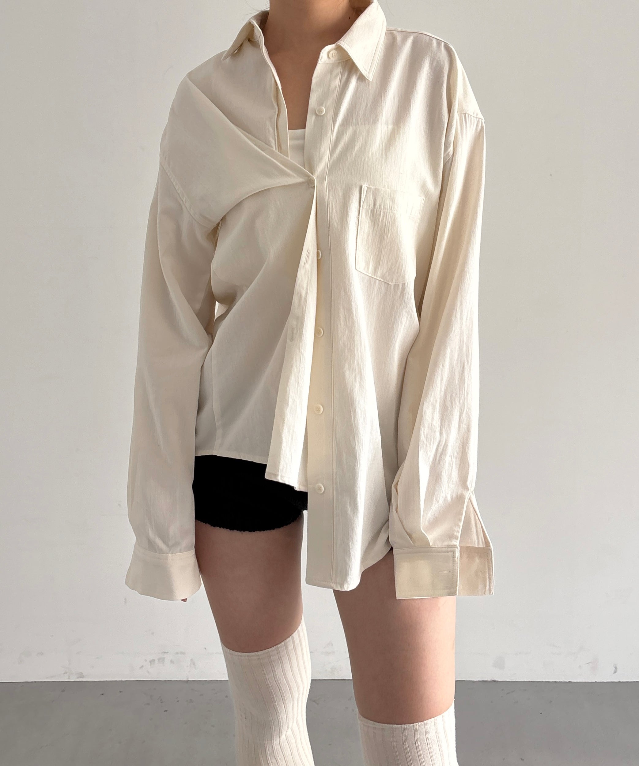 ULIKASANCTUS Half-hidden placket shirts "CREAM"
