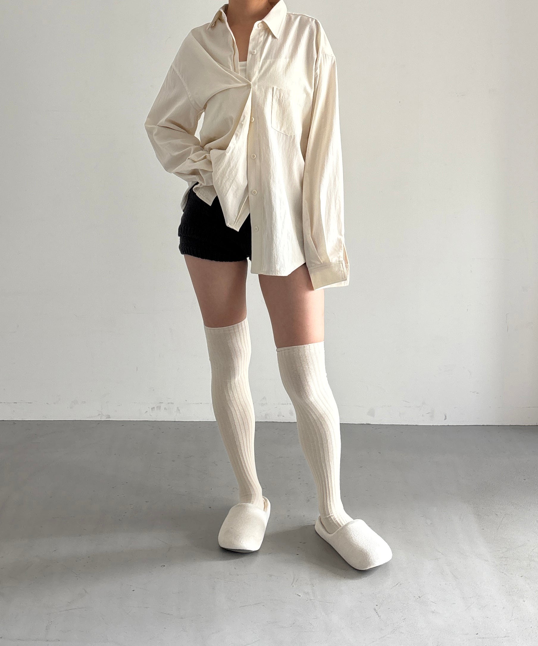 ULIKASANCTUS Half-hidden placket shirts "CREAM"
