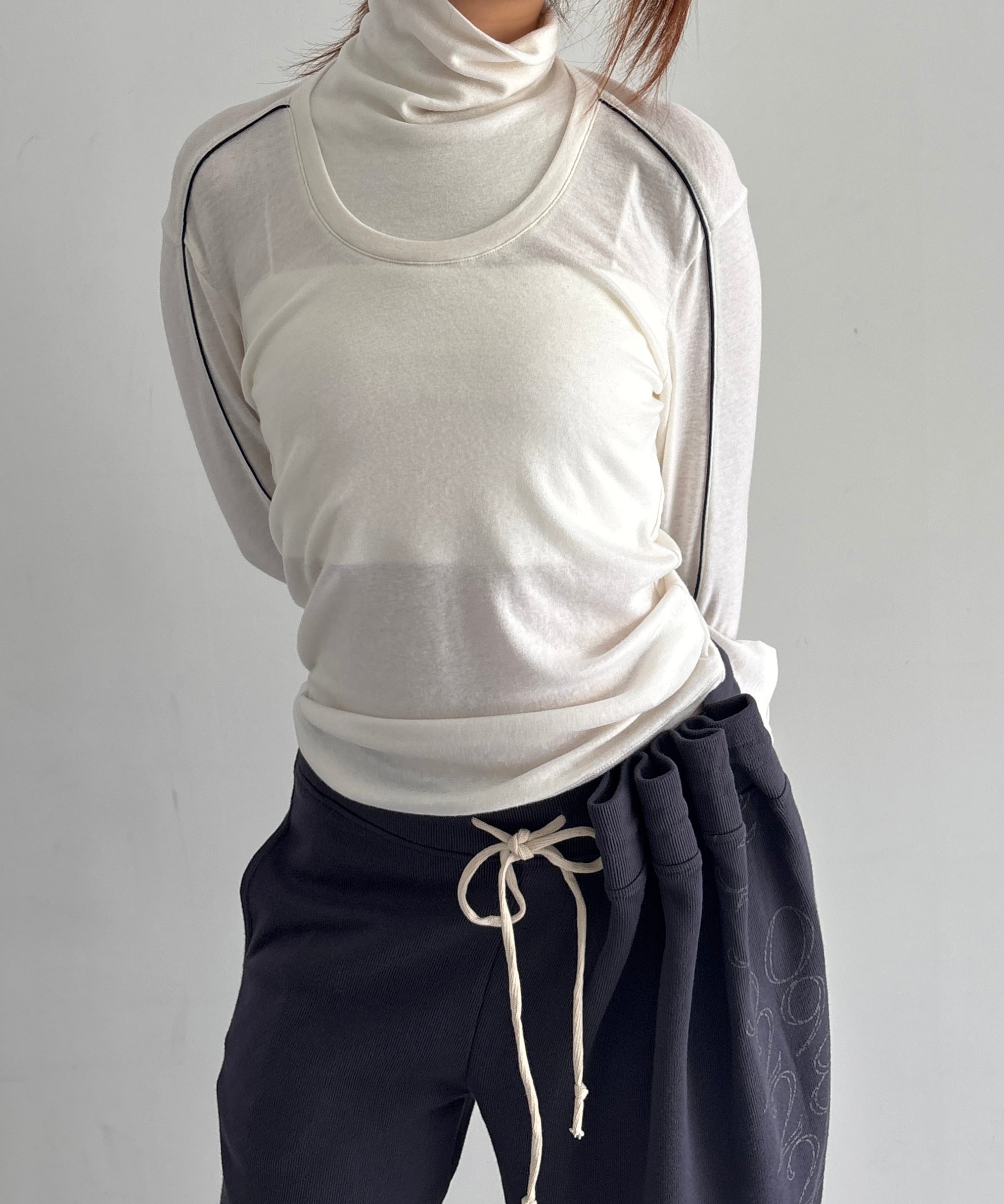 ULIKASANCTUS Posture turtle neck t "CREAM"