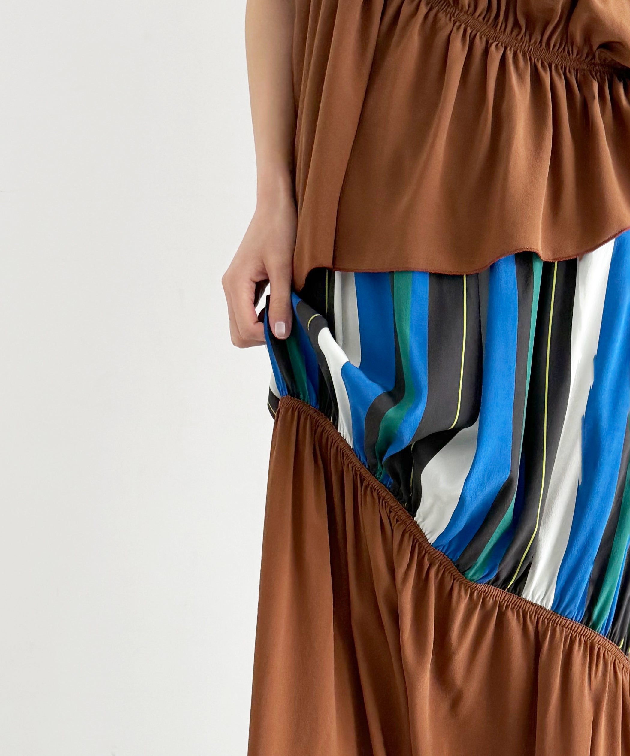 Baserange Meco skirt "OCULAR"
