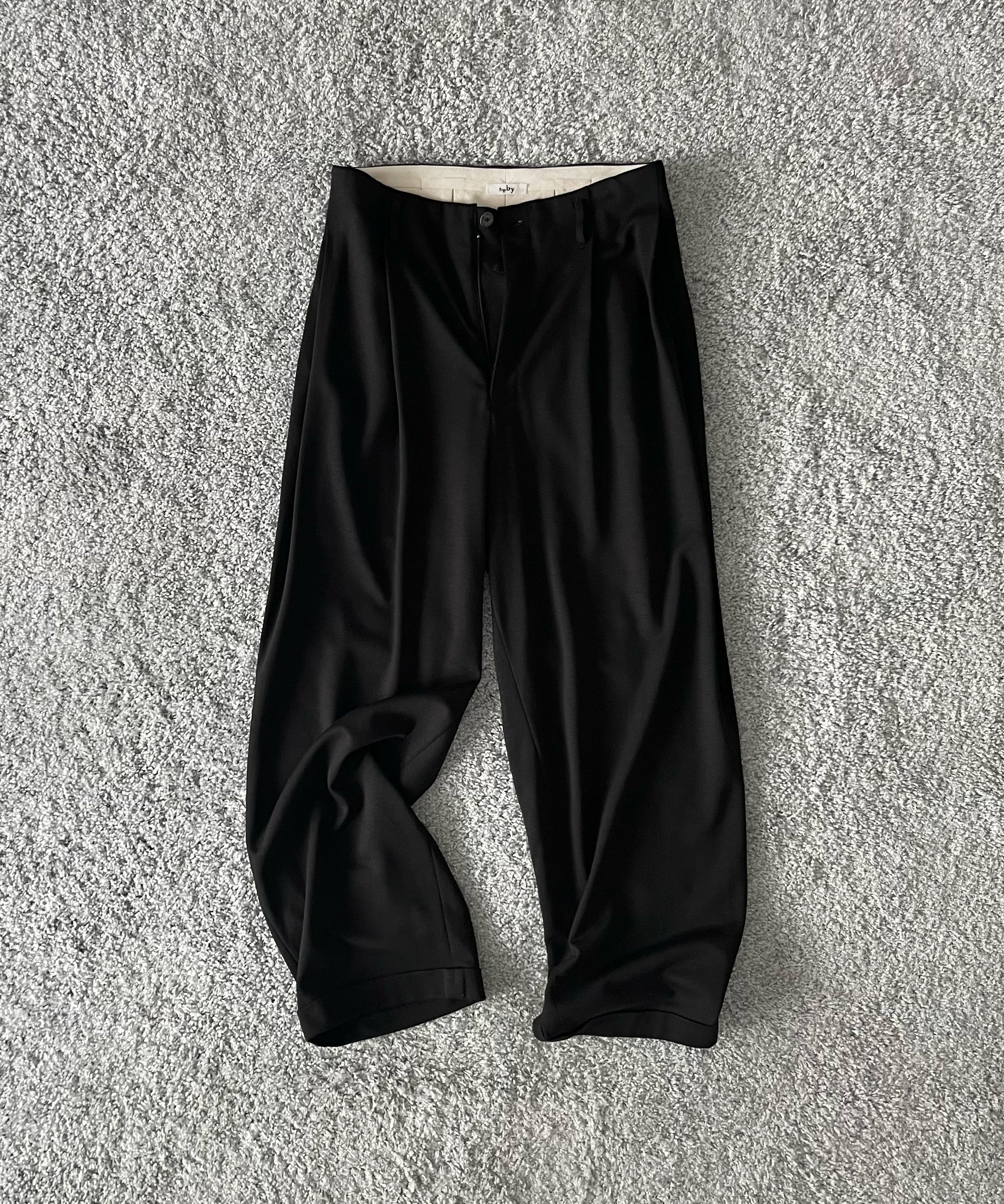 saby Two tuck trouser - recycled fiber jersey fab -  "BLACK"