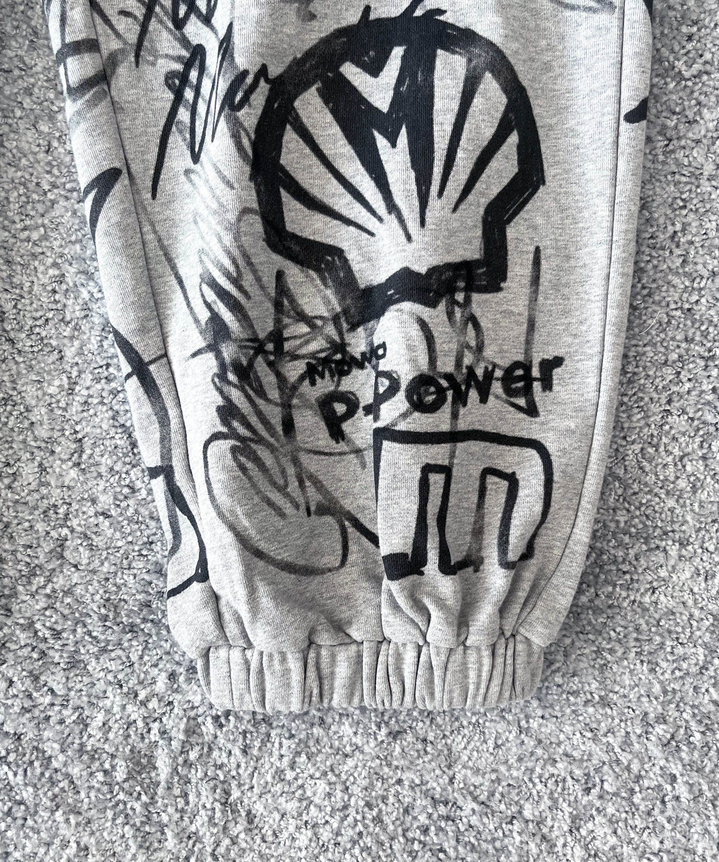 MOWALOLA Grafitti track pant "GREY"