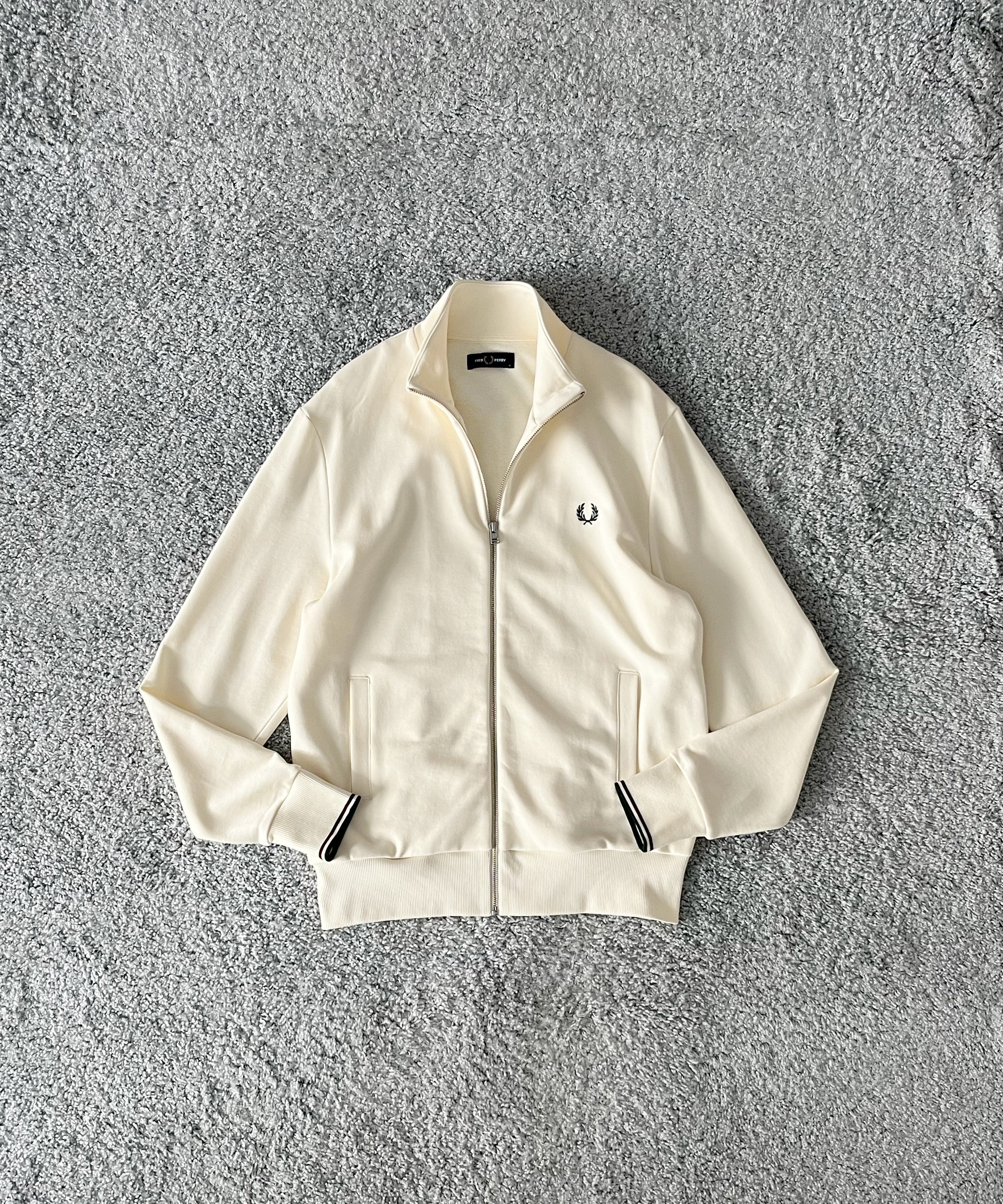 FRED PERRY Zip through sweatshirt “ECRU”