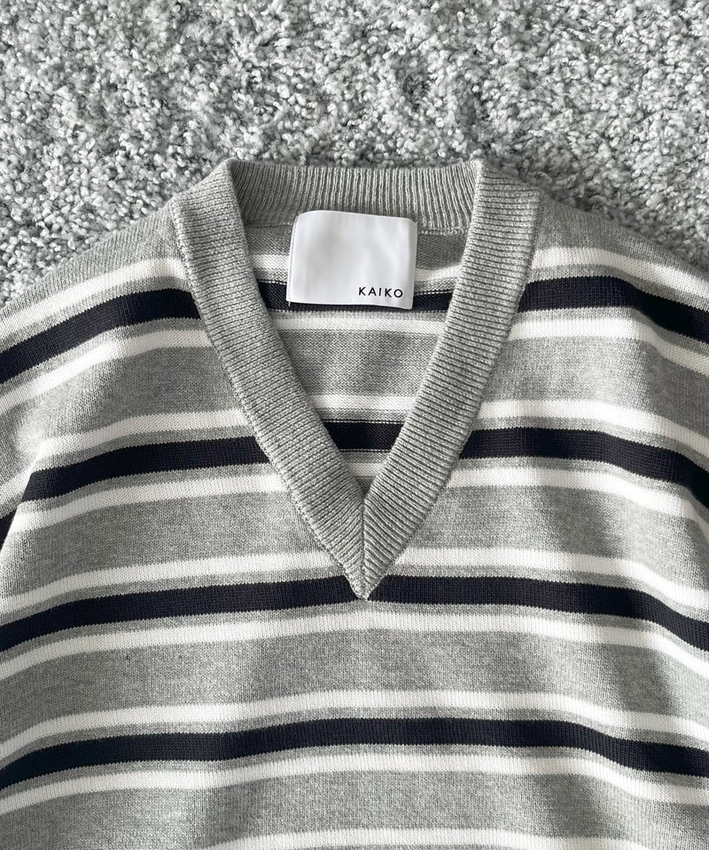 KAIKO Border v neck sweater "FIGURE2"