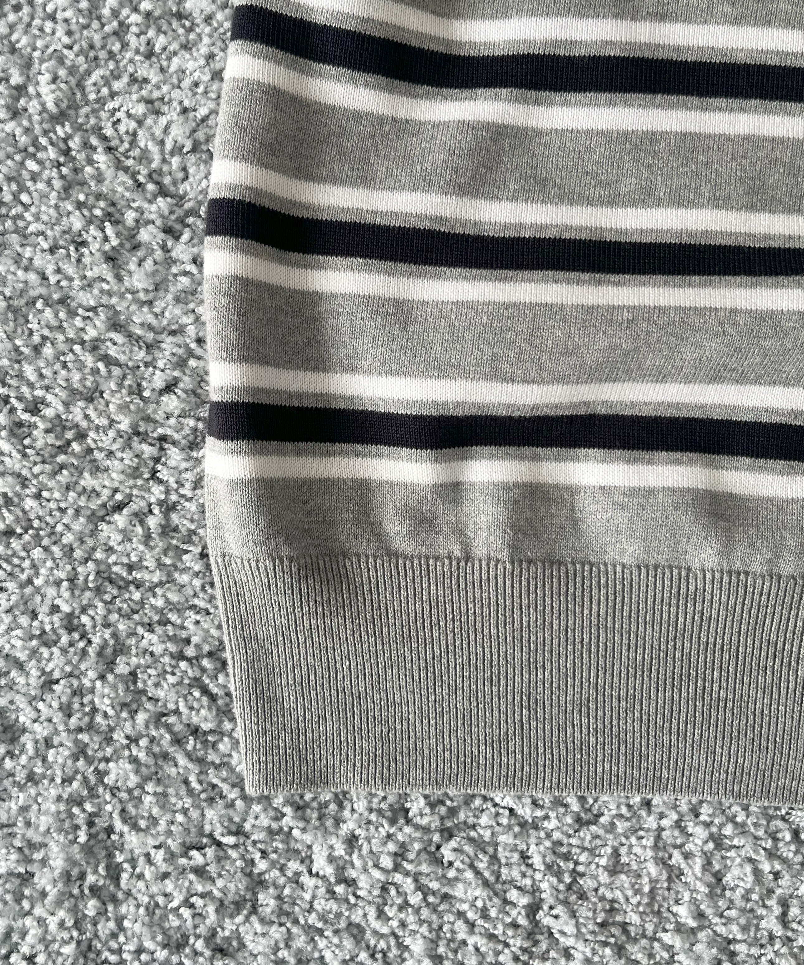 KAIKO Border v neck sweater "FIGURE2"