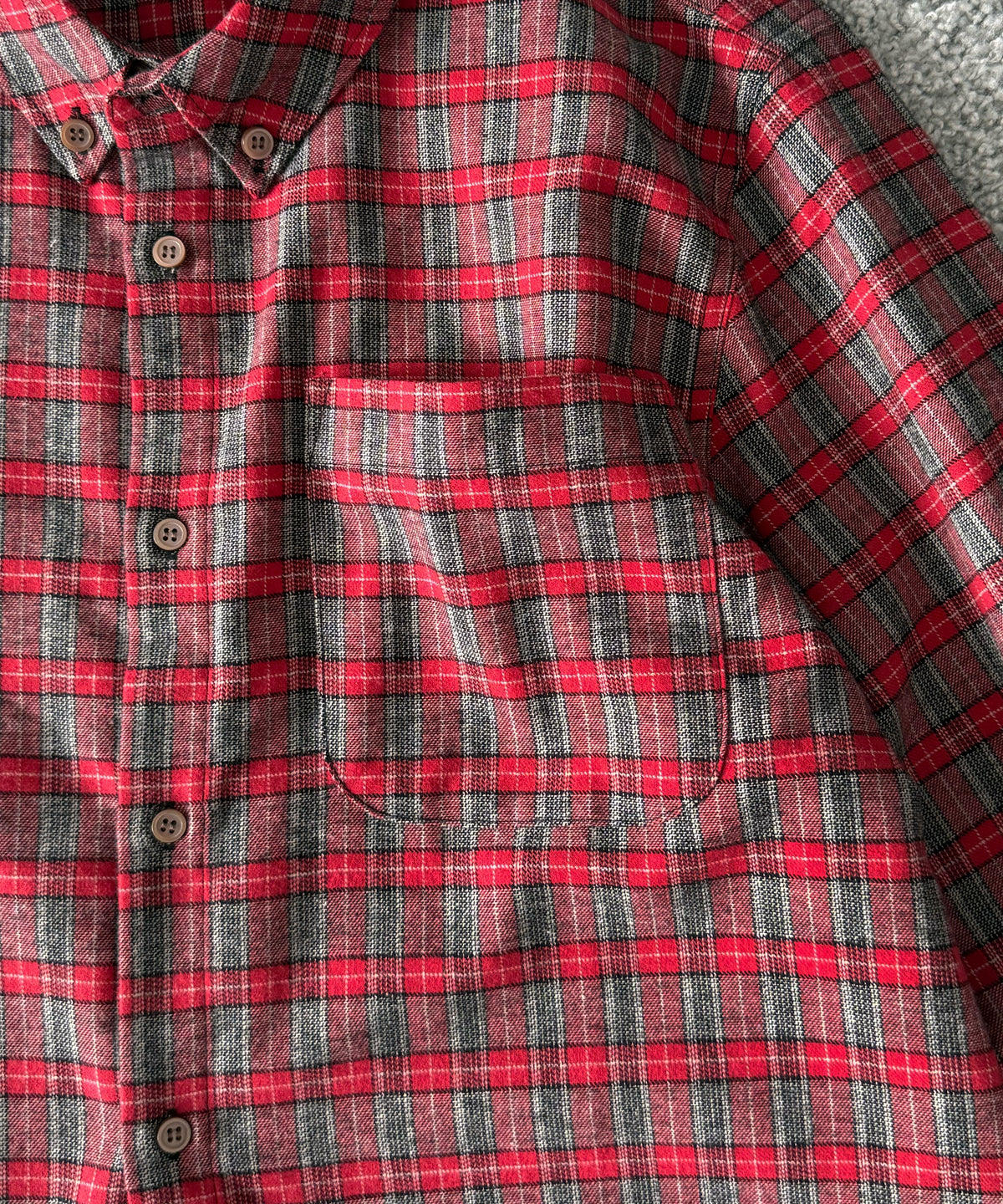 Gimaguas Jeremy shirt checks “RED”