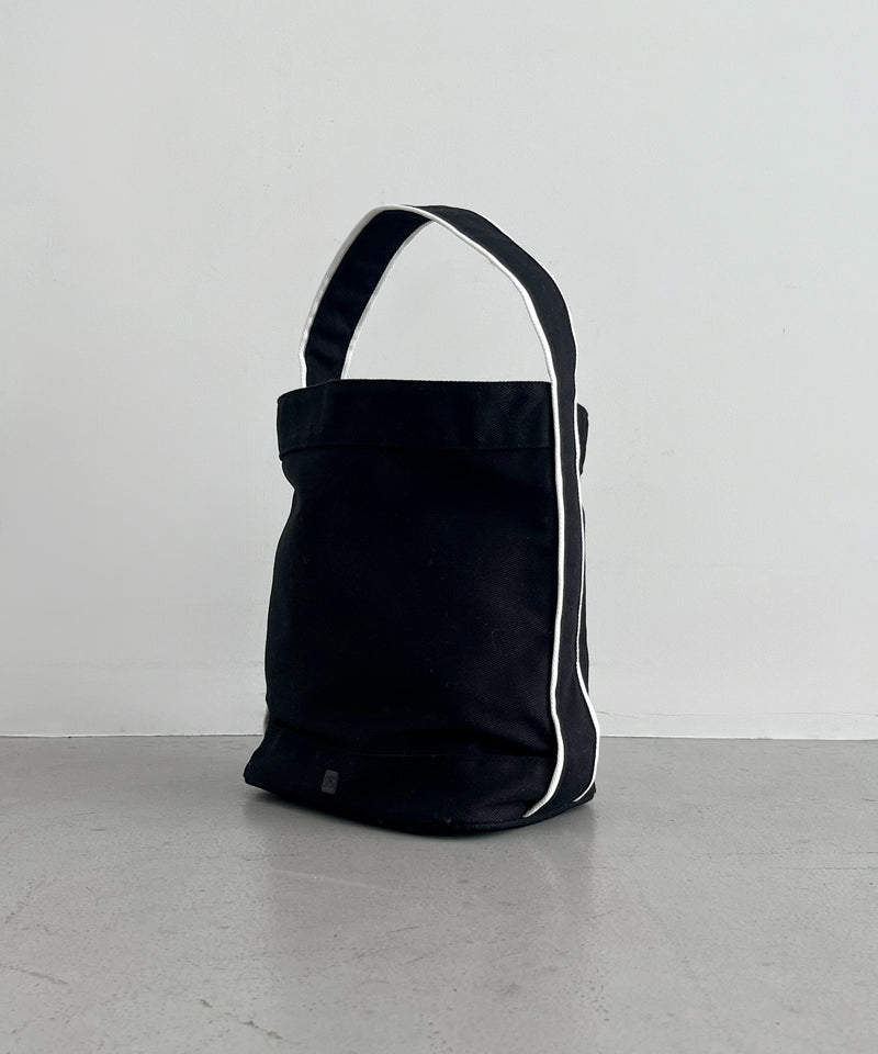 Fax Copy Express Studio contour line bucket bag "BLACK"