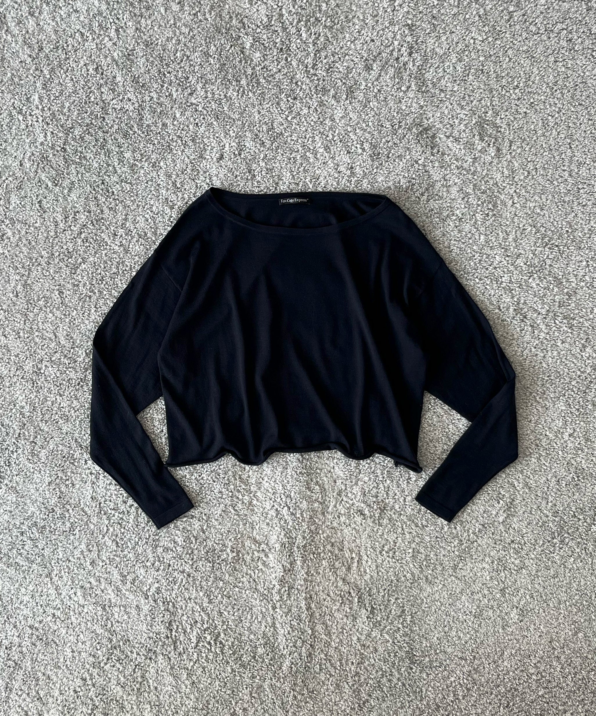 Fax Copy Express Afternoon stretch air off-shoulder top "NAVY"