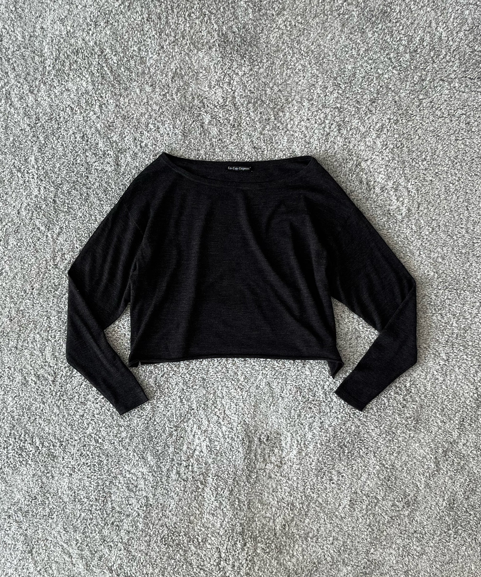 Fax Copy Express Afternoon stretch air off-shoulder top "NAVY"