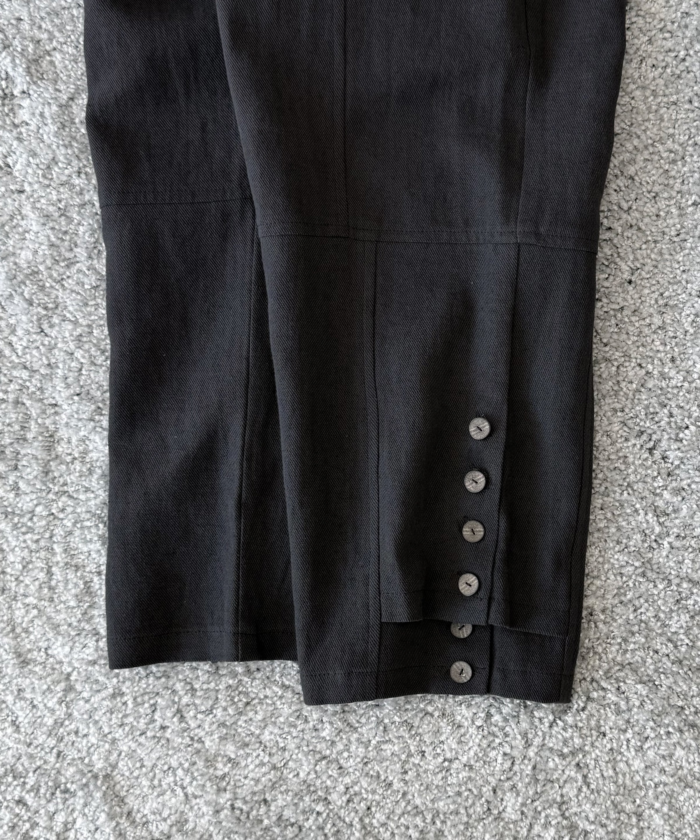 ULIKASANCTUS Double layered cropped pants "CHARCOAL"