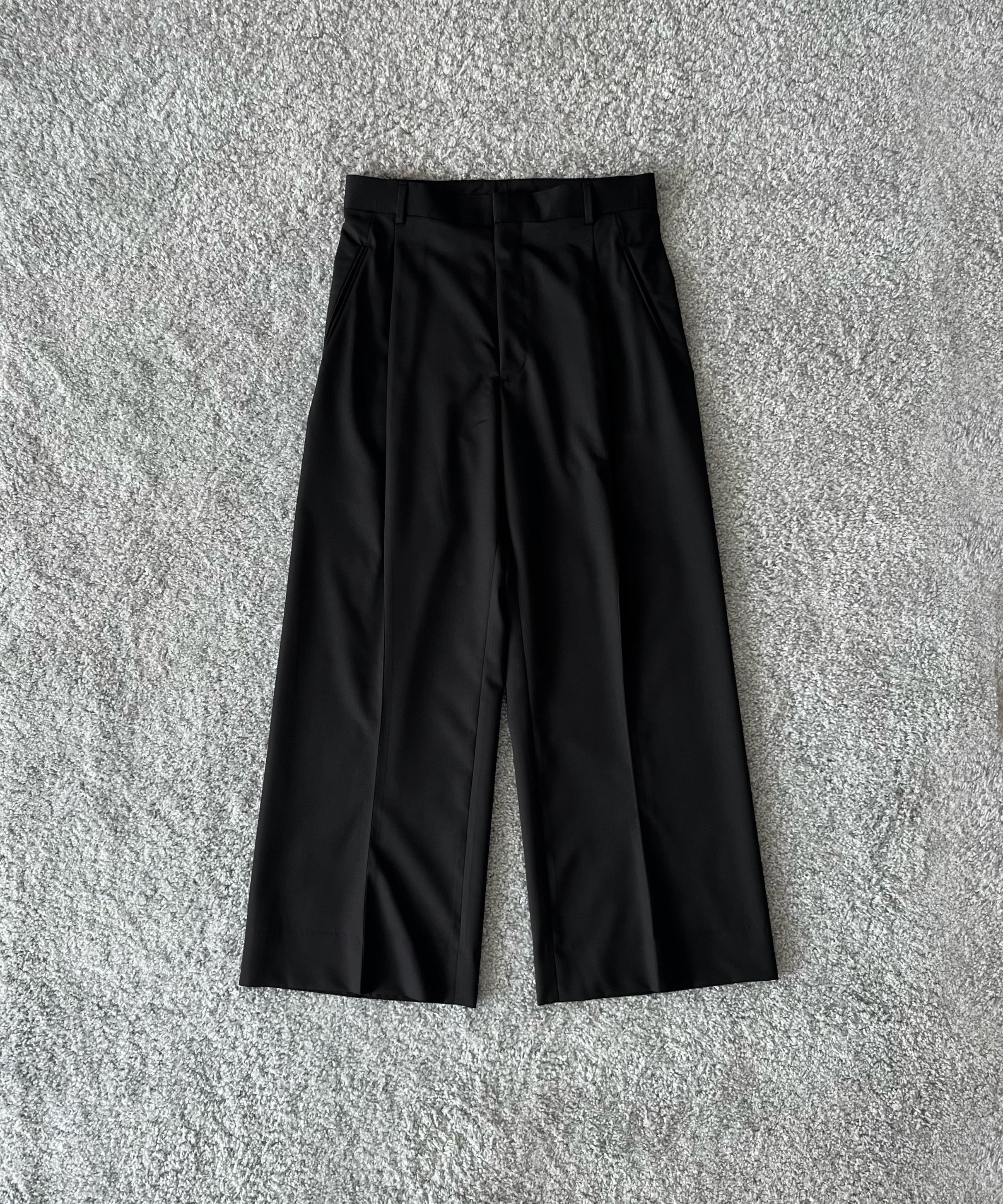 THIS No.1-A "BLACK"