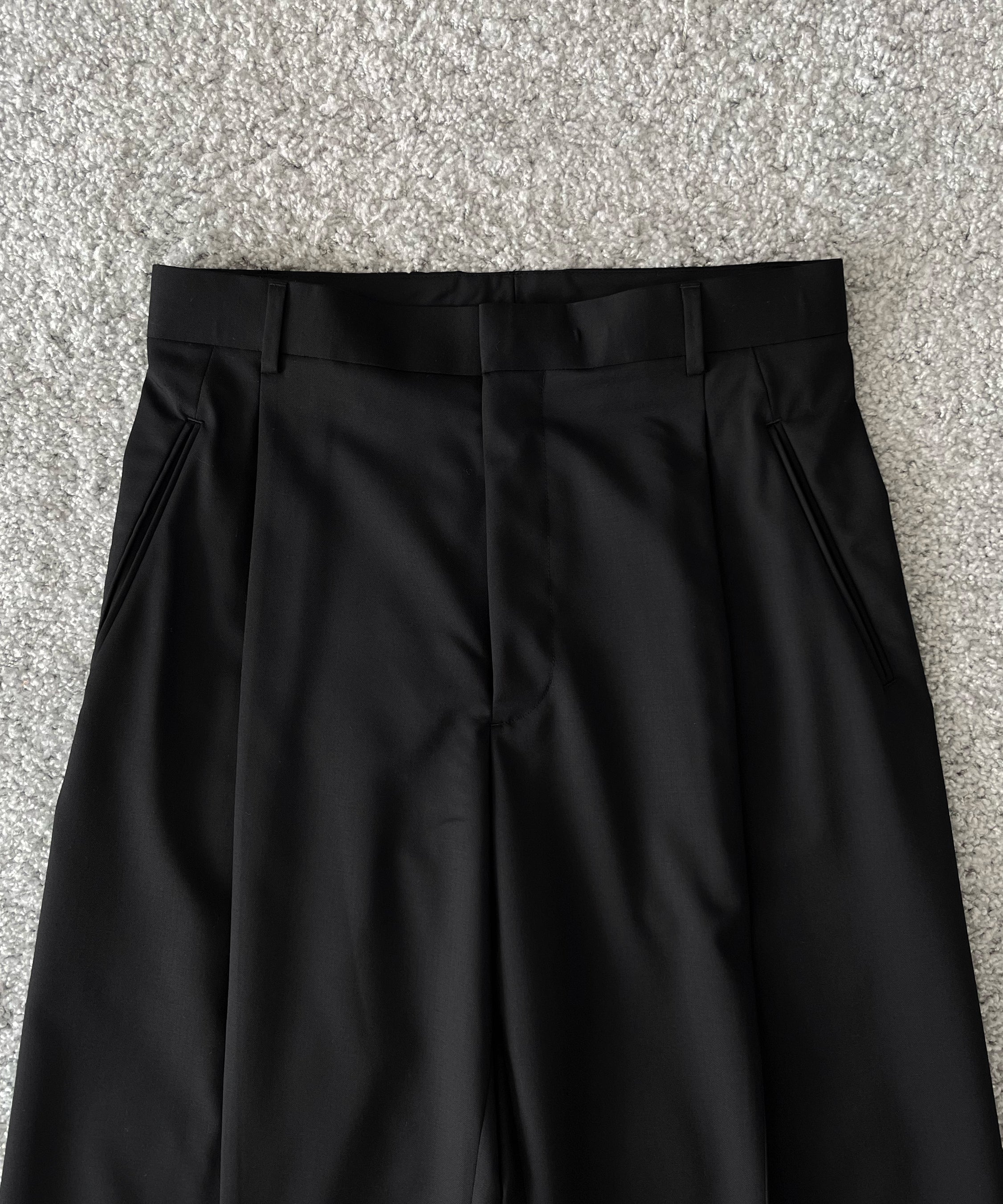 THIS No.1-A "BLACK"