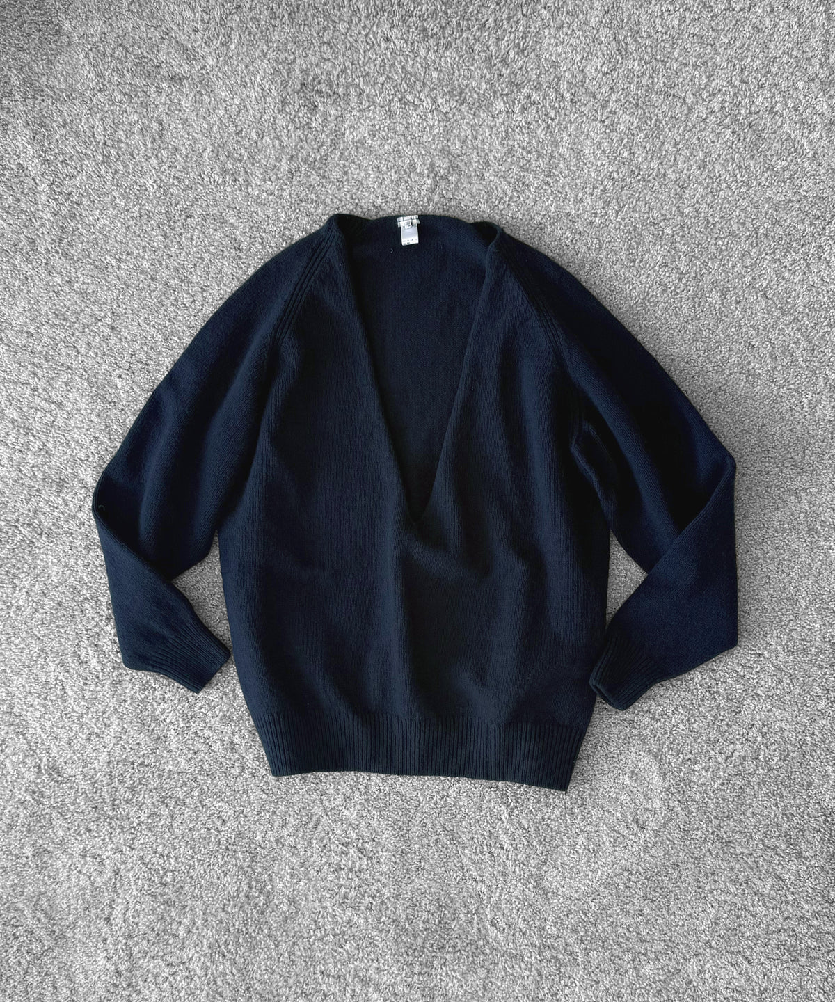 Baserange Soar v neck "NAVY"