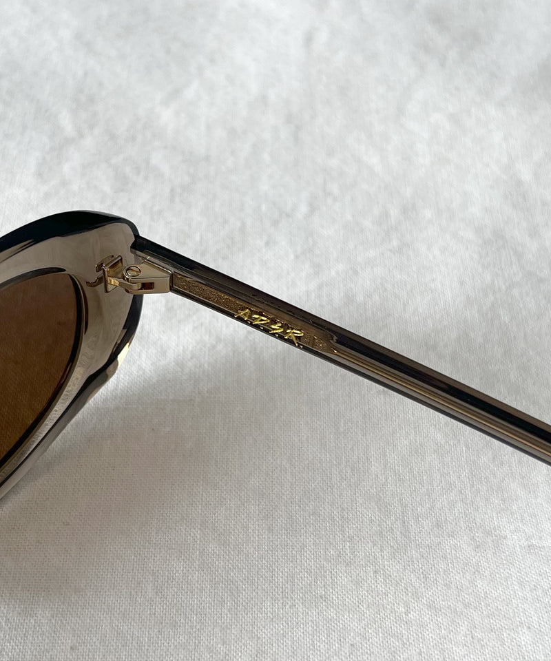 A.D.S.R. Iha  “CLEAR BROWN”
