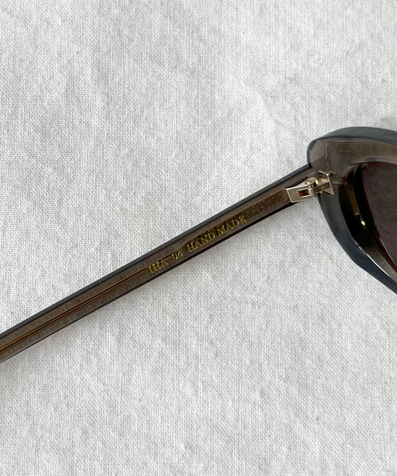 A.D.S.R. Iha  “CLEAR BROWN”