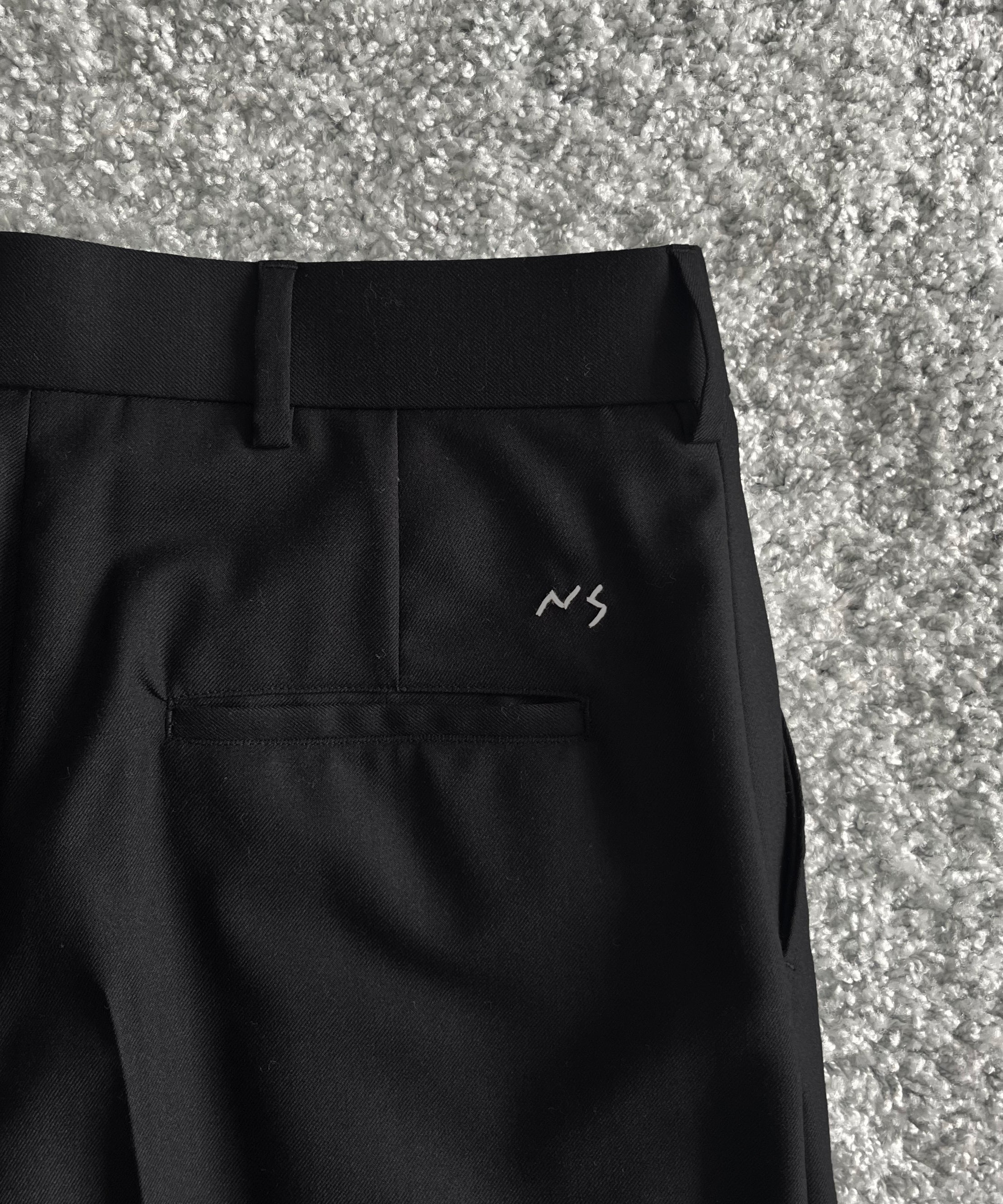 【EXCLUSIVE】NEONSIGN Anatomic straight slacks "BLACK"