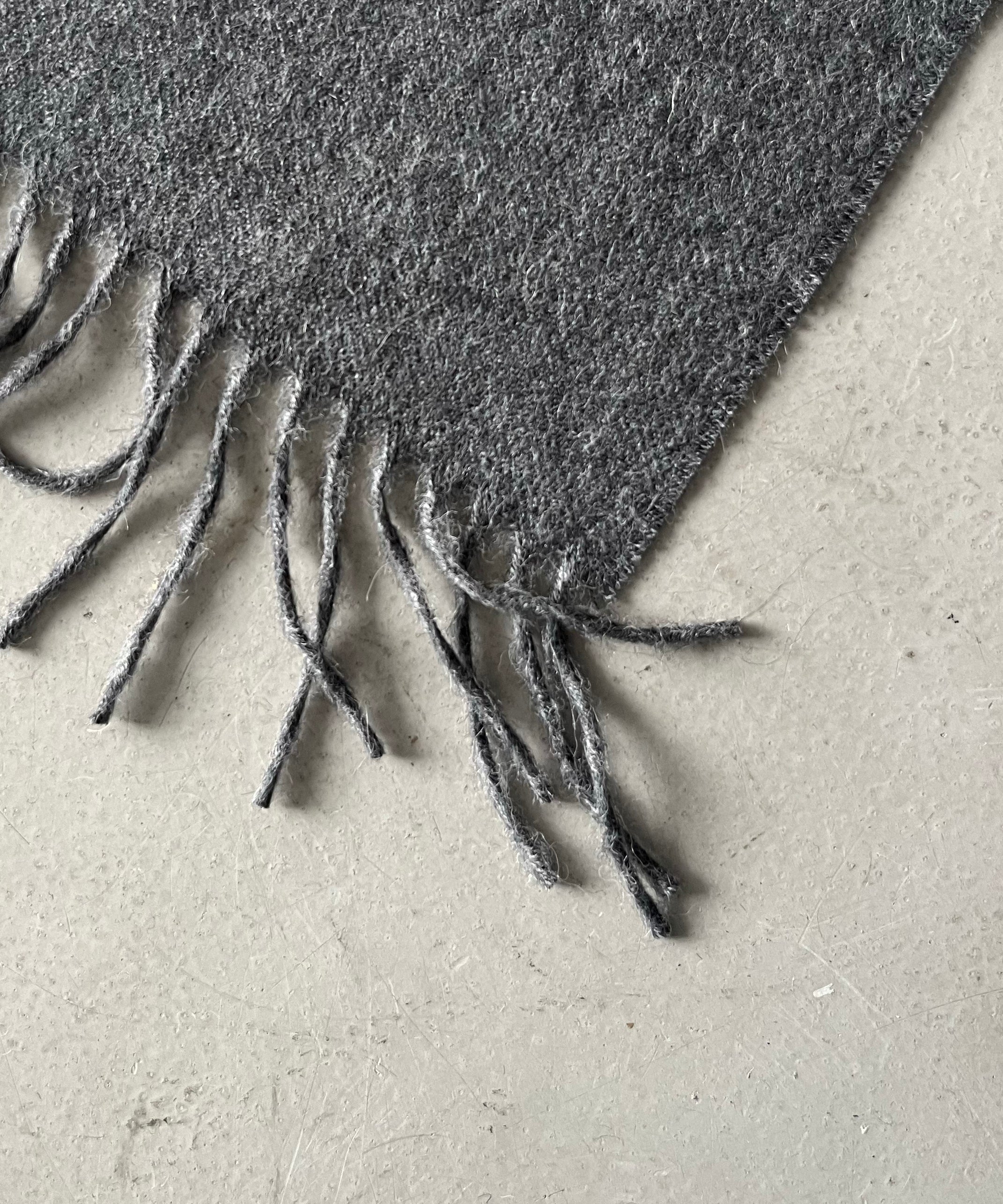 The Inoue Brothers Brushed scarf "GREY"