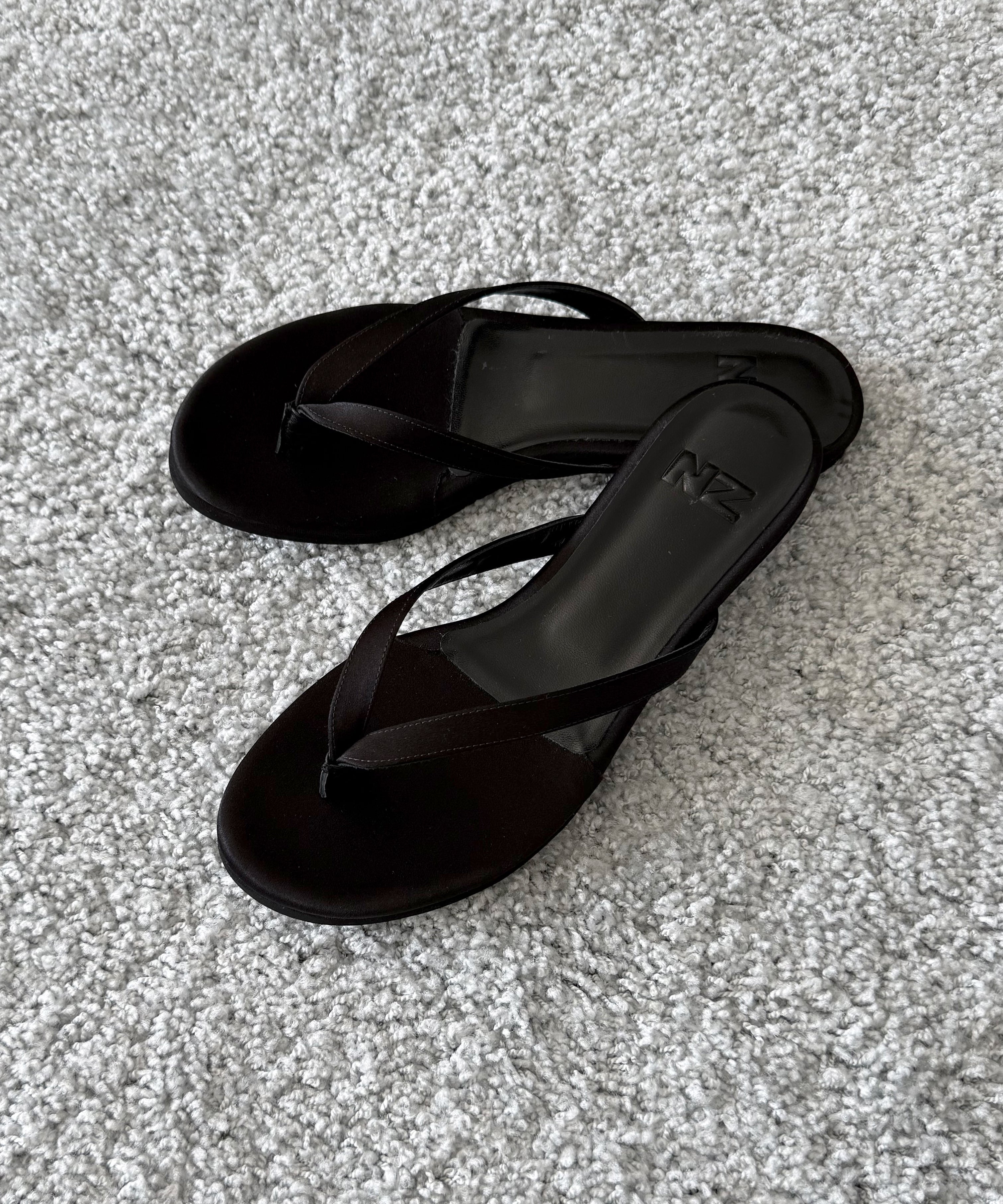 NATASHA ZINKO Flip flops "BLACK"