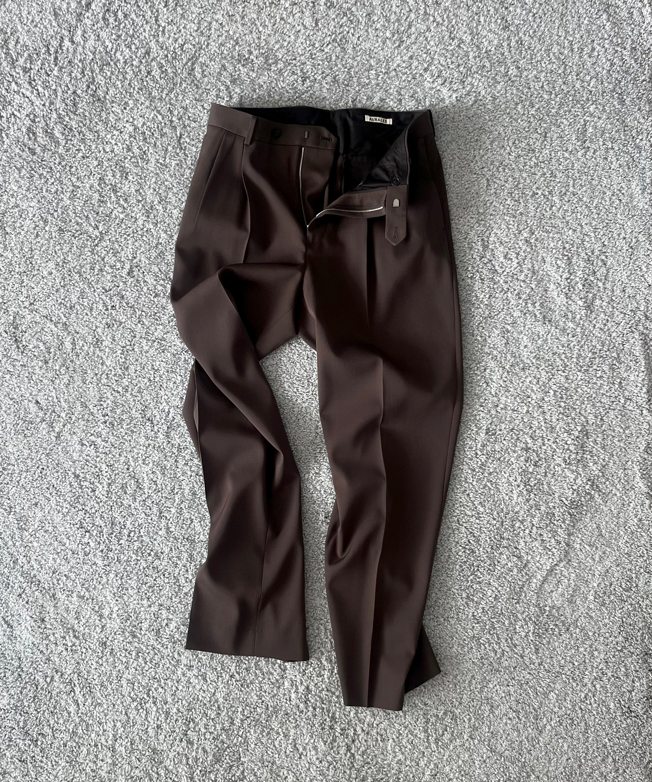 AURALEE【オーラリー】Light wool max gabardine two-tuck slacks