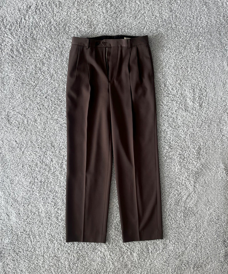AURALEE Light wool max gabardine two-tuck slacks "DARK BROWN"