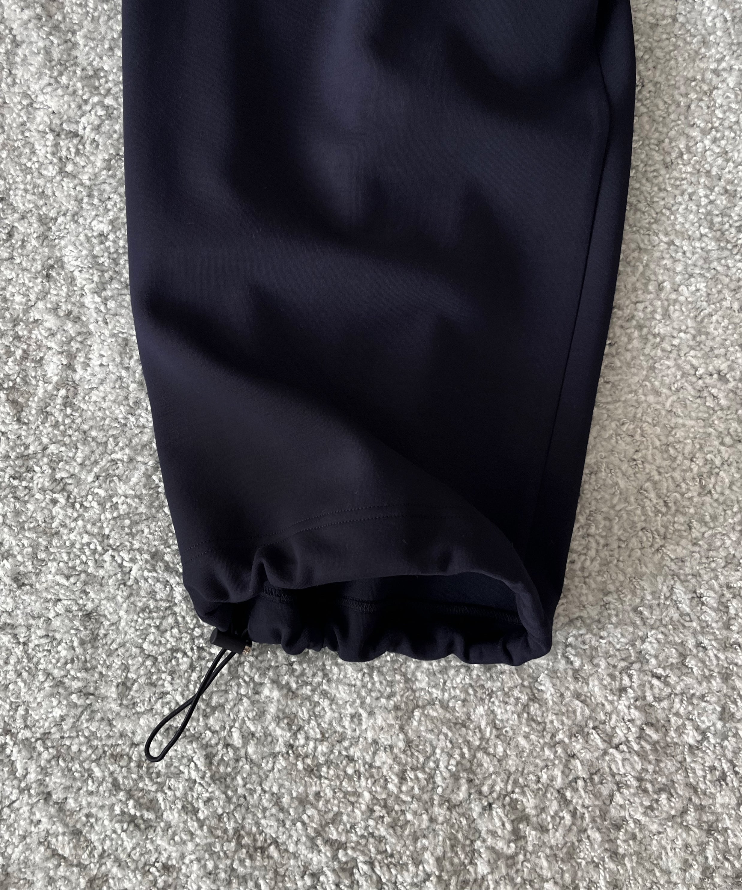 【EXCLUSIVE】NEONSIGN Wide tech slacks "SOLID NAVY"