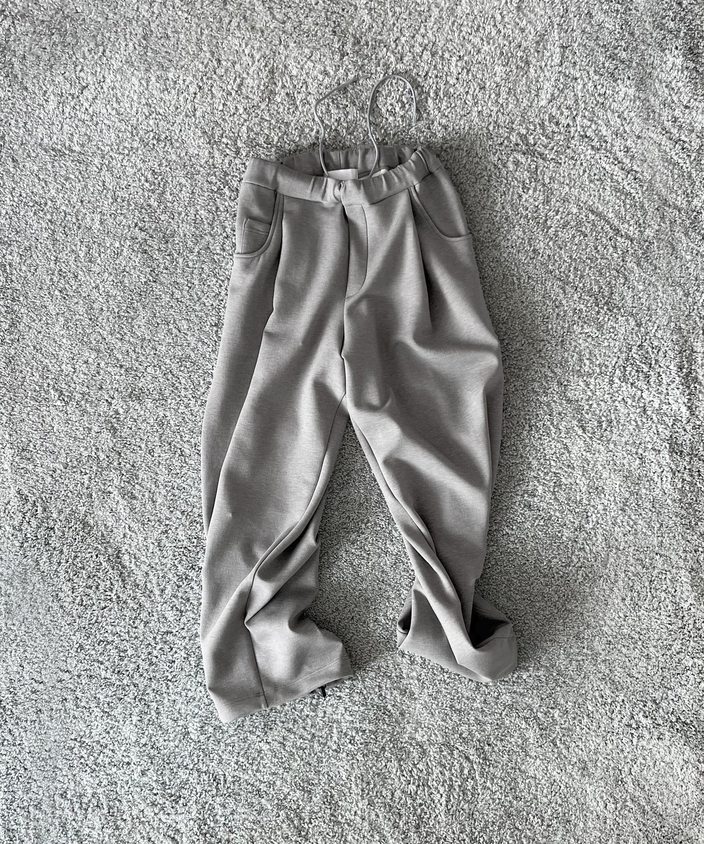 【EXCLUSIVE】NEONSIGN Wide tech slacks "TOP GRAY"