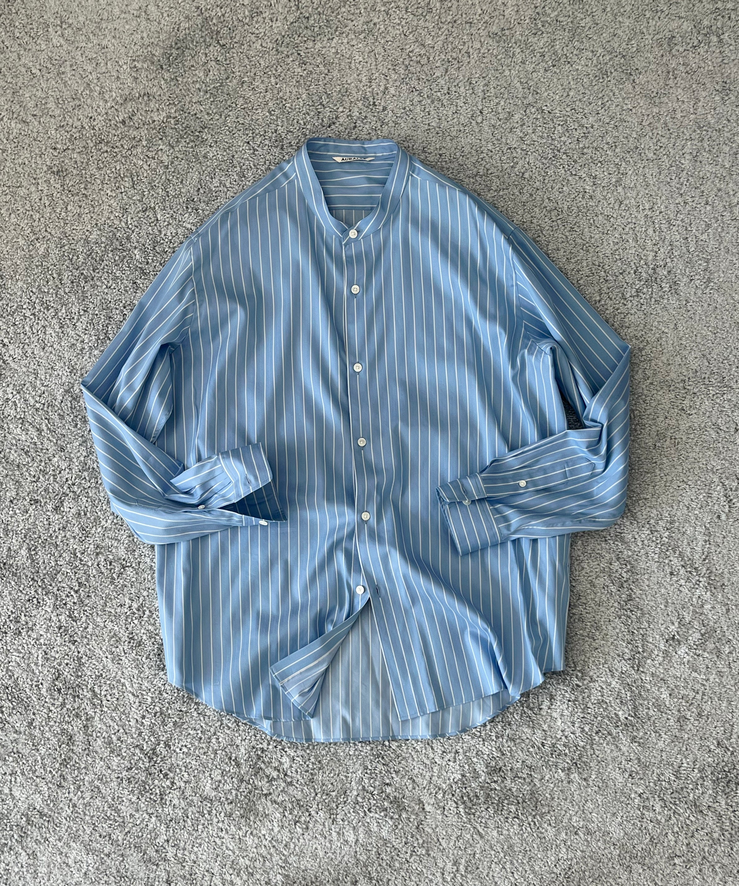 AURALEE Cotton silk stripe stand collar shirt "SAX BLUE STRIPE"