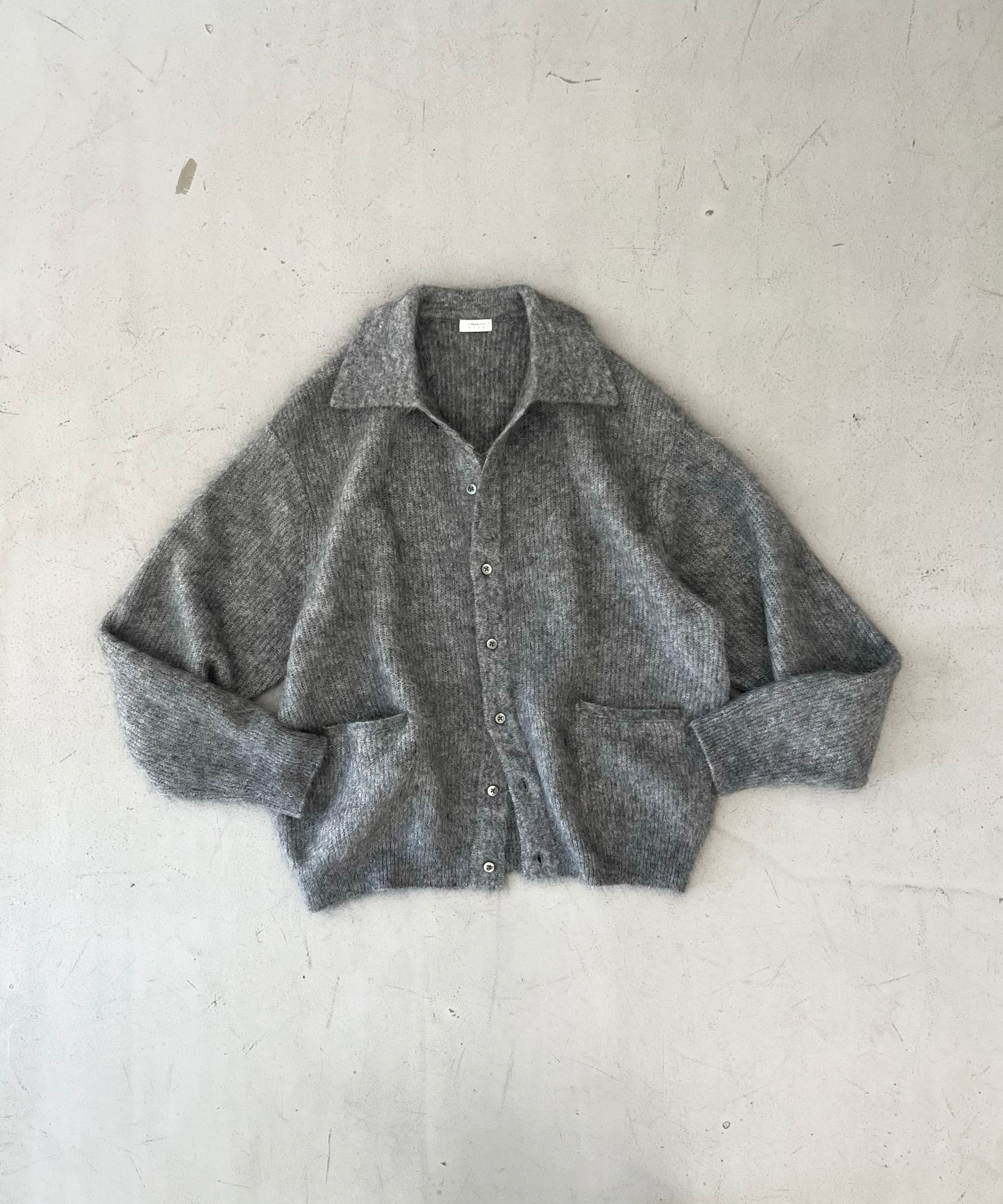 【EXCLUSIVE】crepuscule Mohair polo cardigan "M.GRAY"