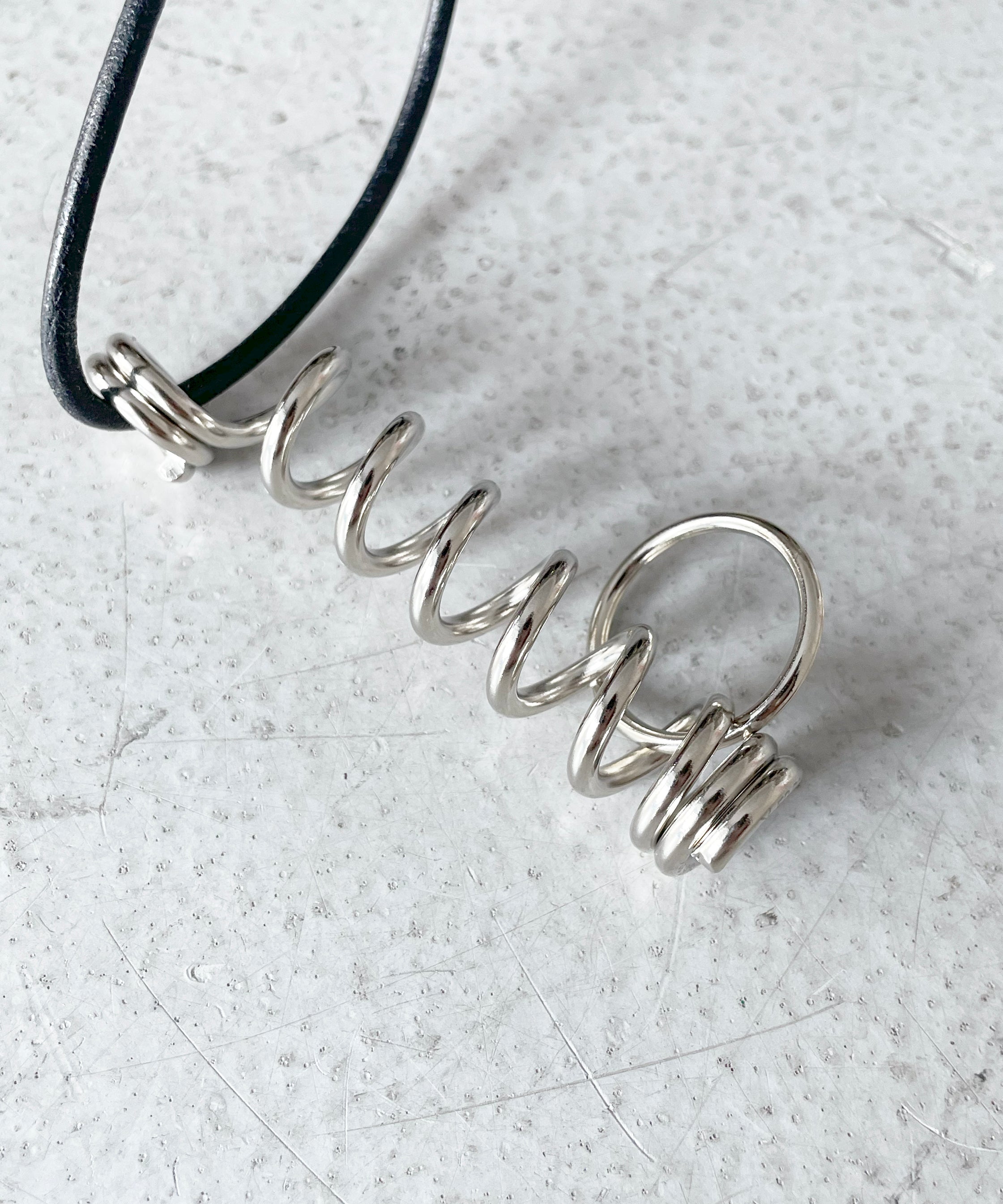 ED ROBERT JUDSON【エドロバートジャドソン】coil neck holder 