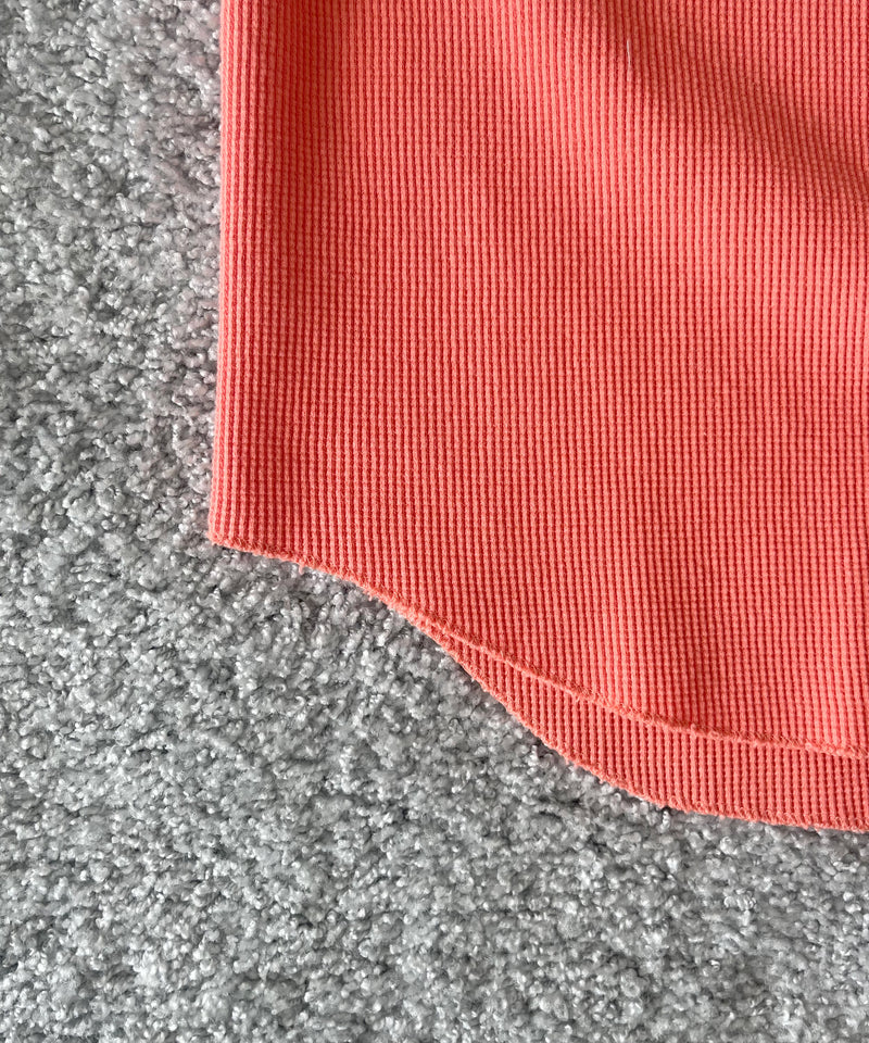 UNUSED Us2595 long-sleeve henry neck waffle t-shirt "CORAL"