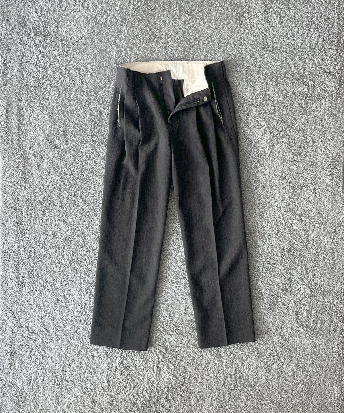 ISSUETHINGS 26b/118-wn-00 "GRAY BEIGE"