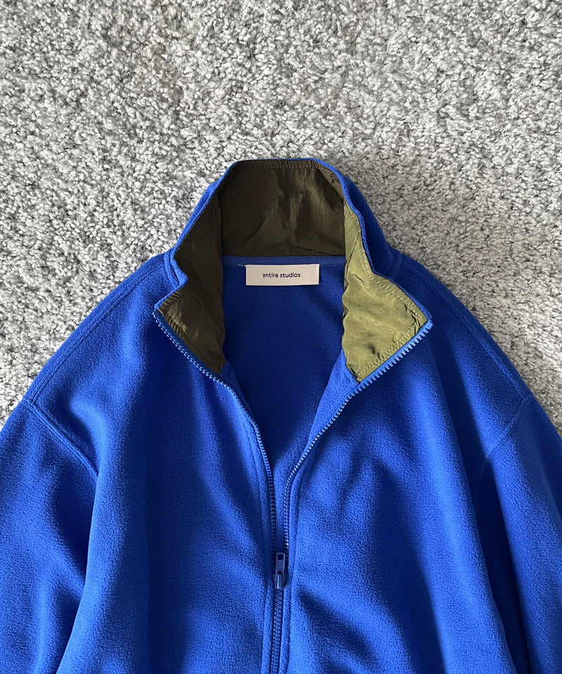 entire studios Shell fleece “CERULEAN"