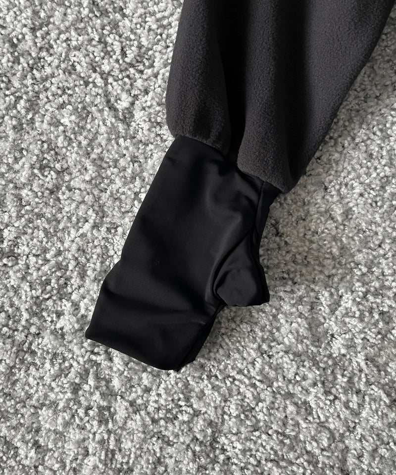entire studios Shell fleece “BLACK”