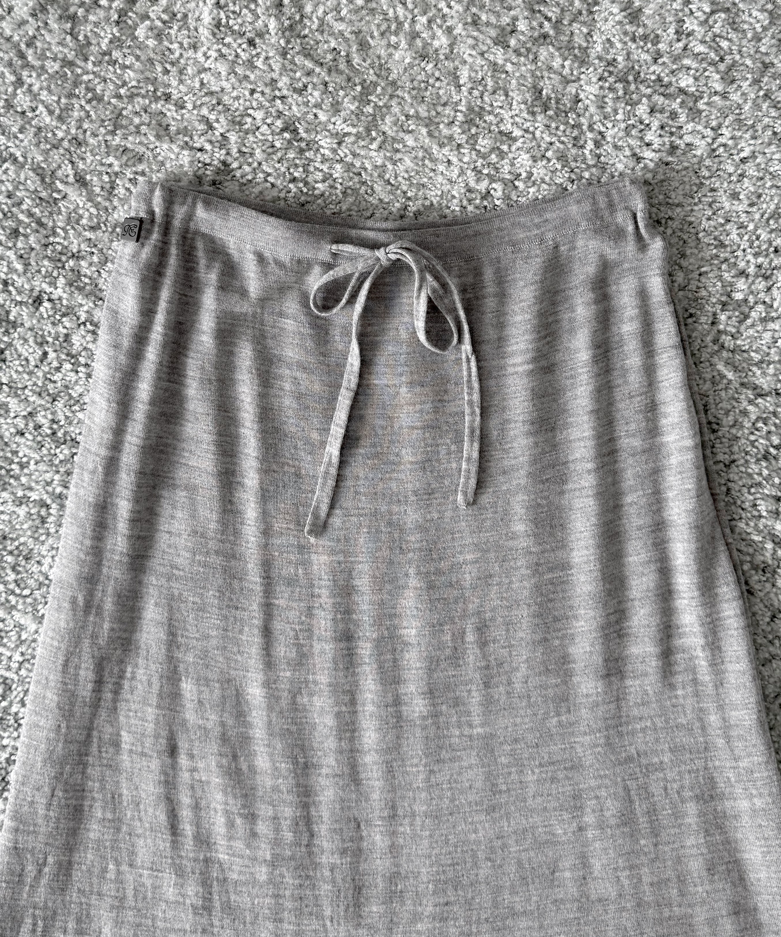 Fax Copy Express Afternoon stretch air ankle-length knit skirt "LIGHT GREY"