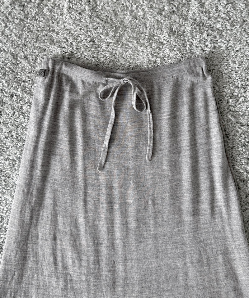 Fax Copy Express Afternoon stretch air ankle-length knit skirt "LIGHT GREY"