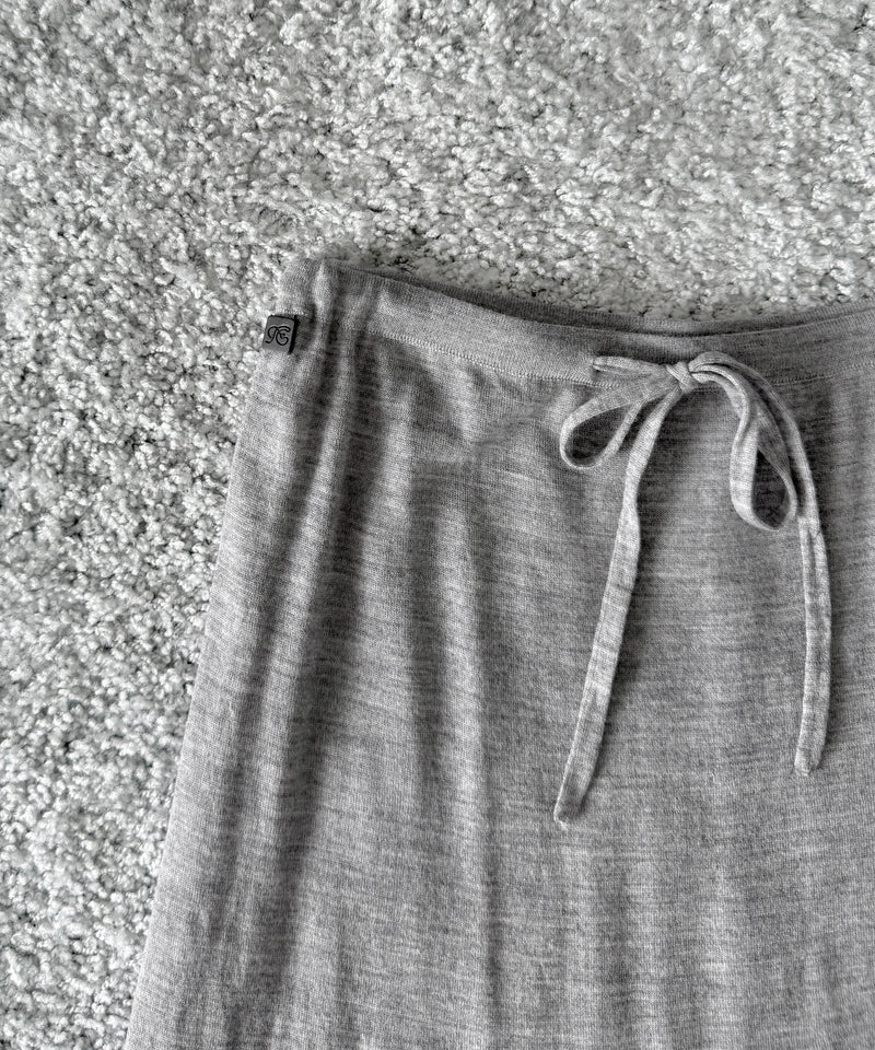 Fax Copy Express Afternoon stretch air ankle-length knit skirt "LIGHT GREY"