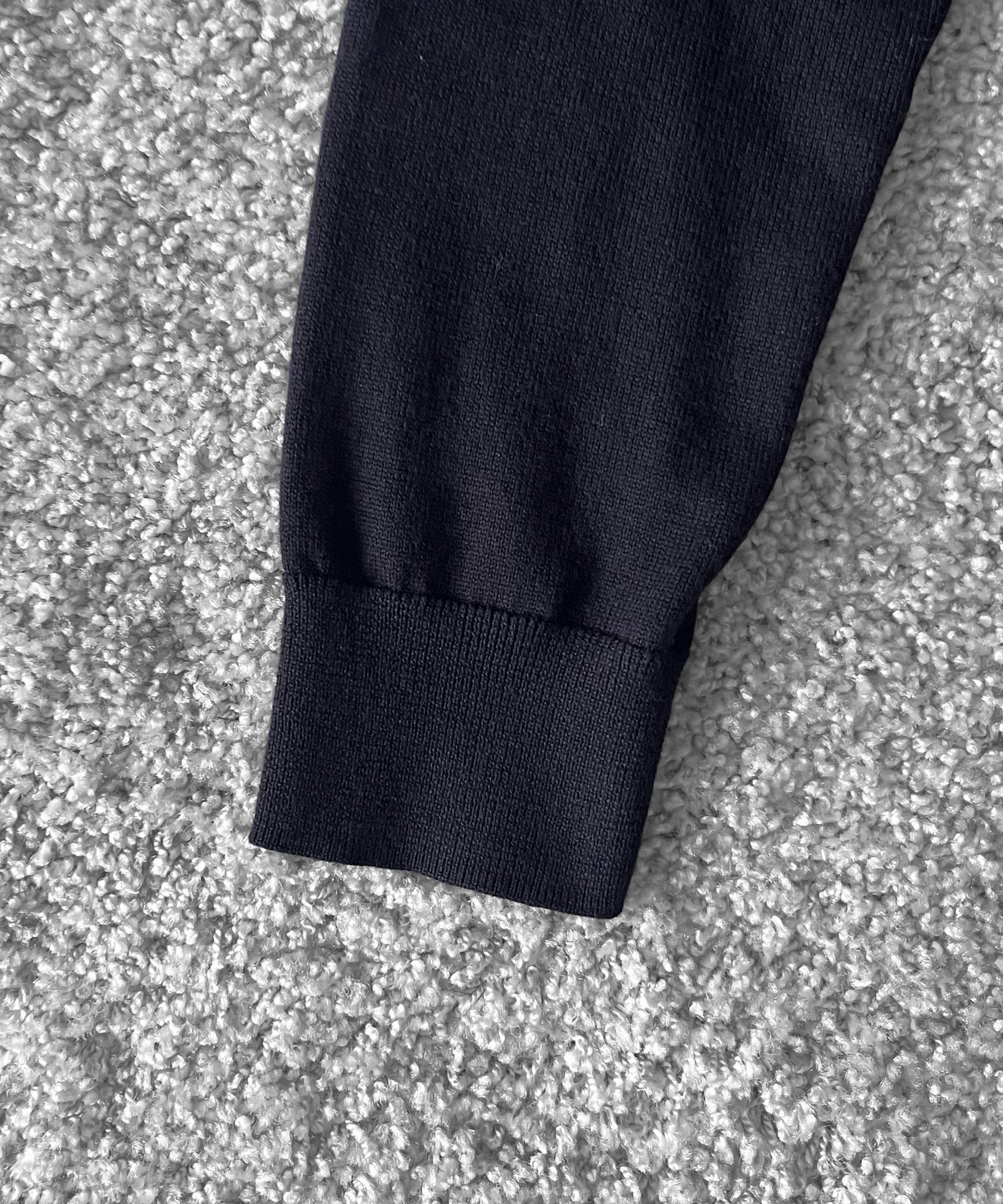 FRED PERRY Classic v neck jumper "NAVY"