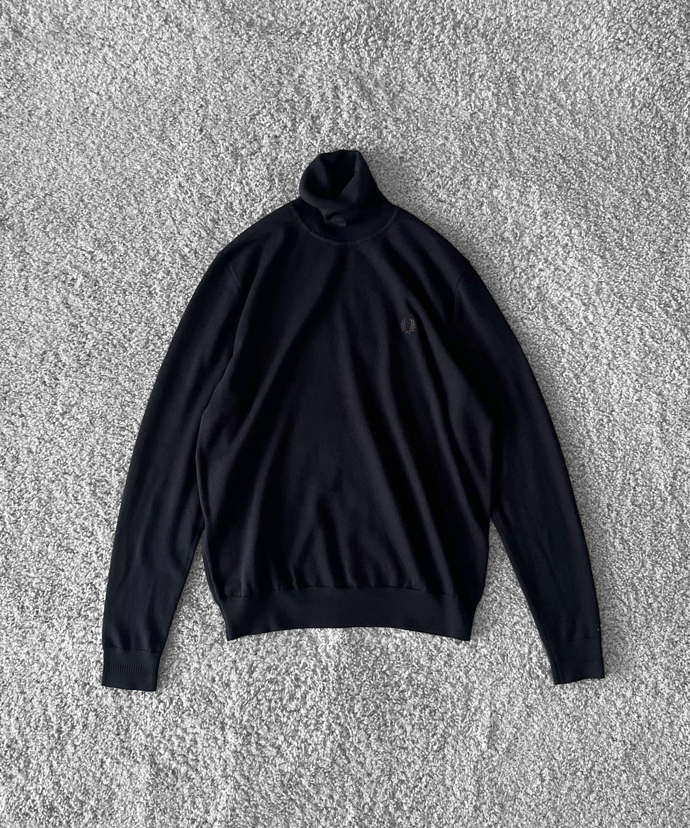 FRED PERRY Classic roll neck jumper “NAVY”