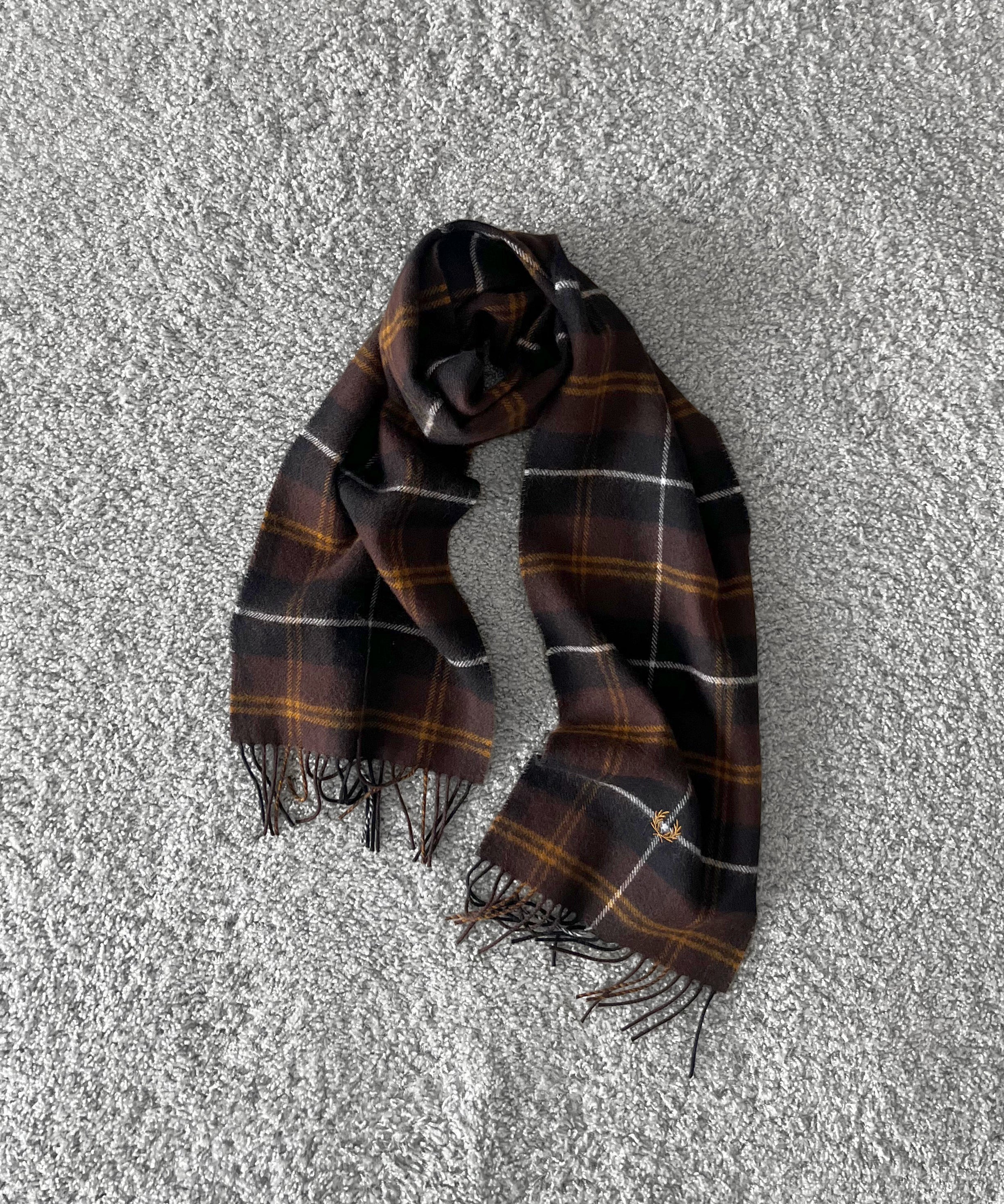 FRED PERRY Lambswool scarf “GOLD”