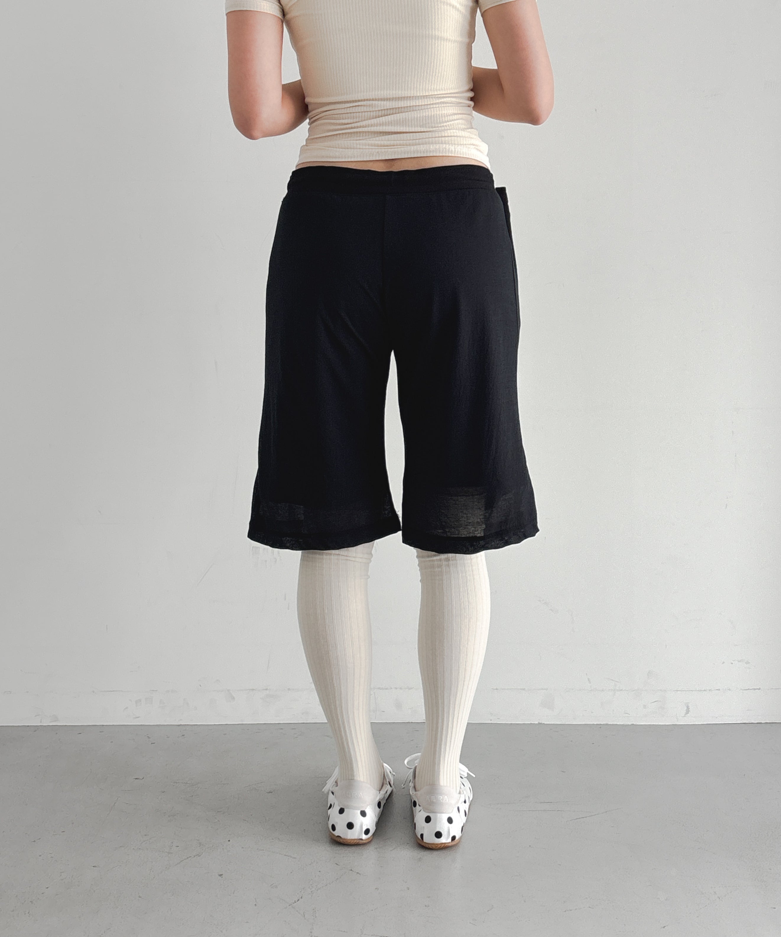 ULIKASANCTUS Curtain half pants "BLACK"